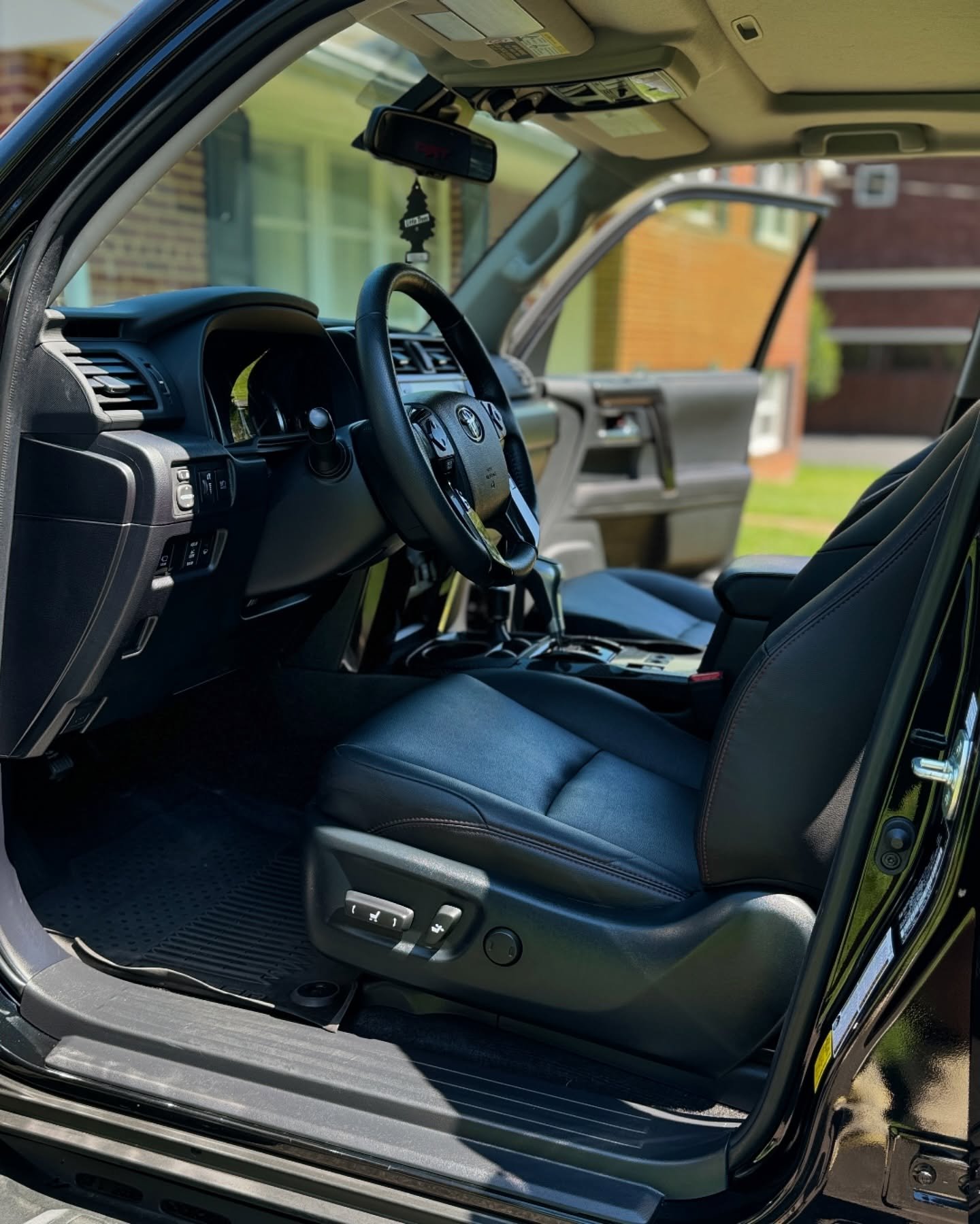 black interior full detail.jpg