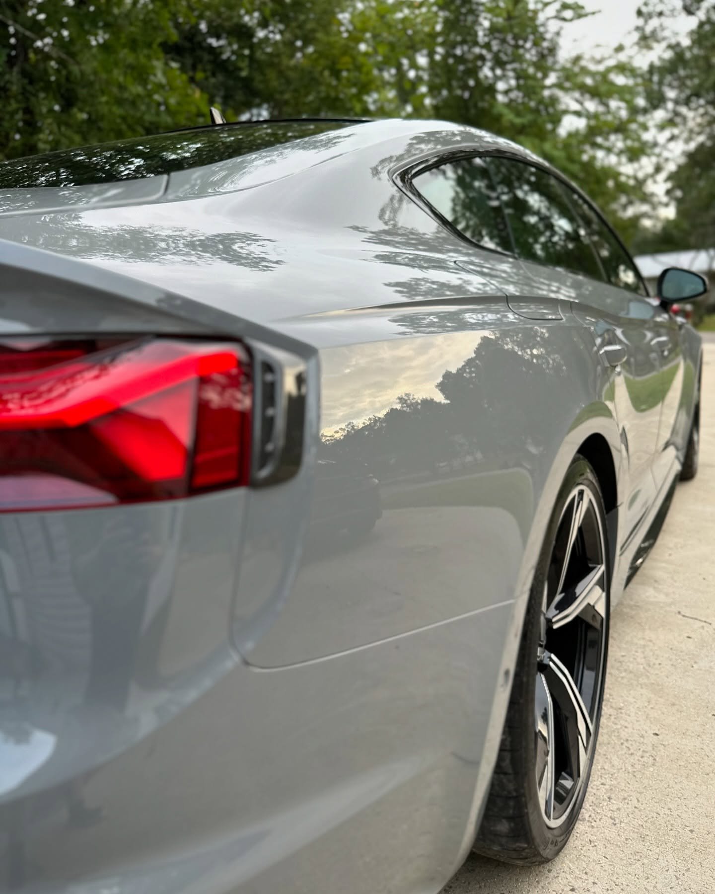 audi after polish shiny.jpg