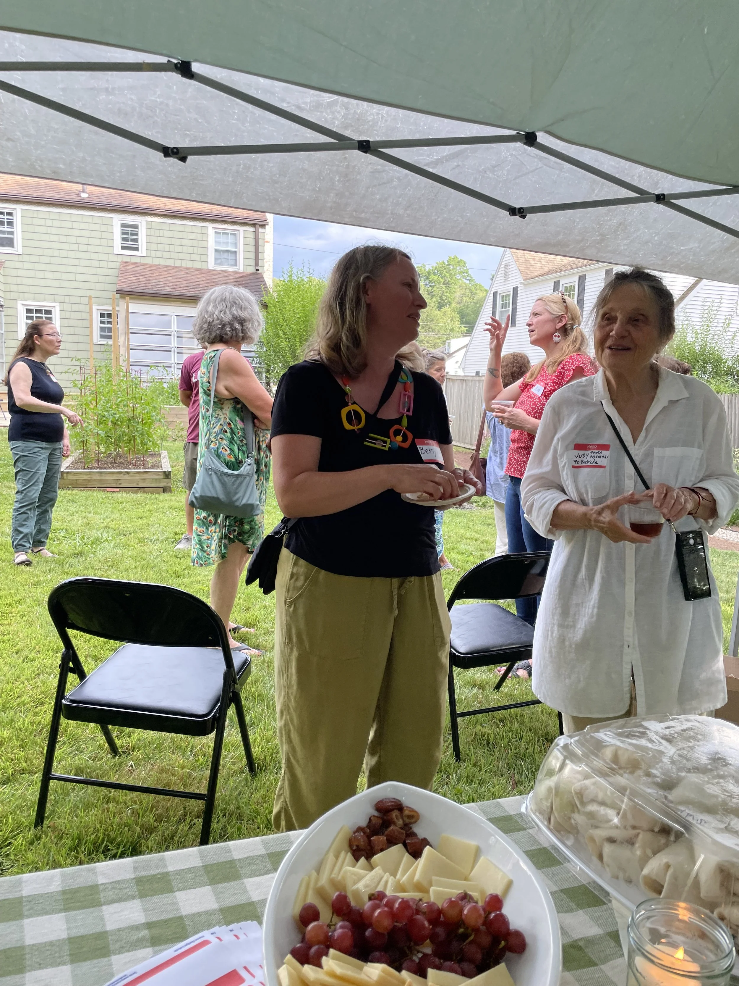 Garden Walk Hosts Meet and Greet