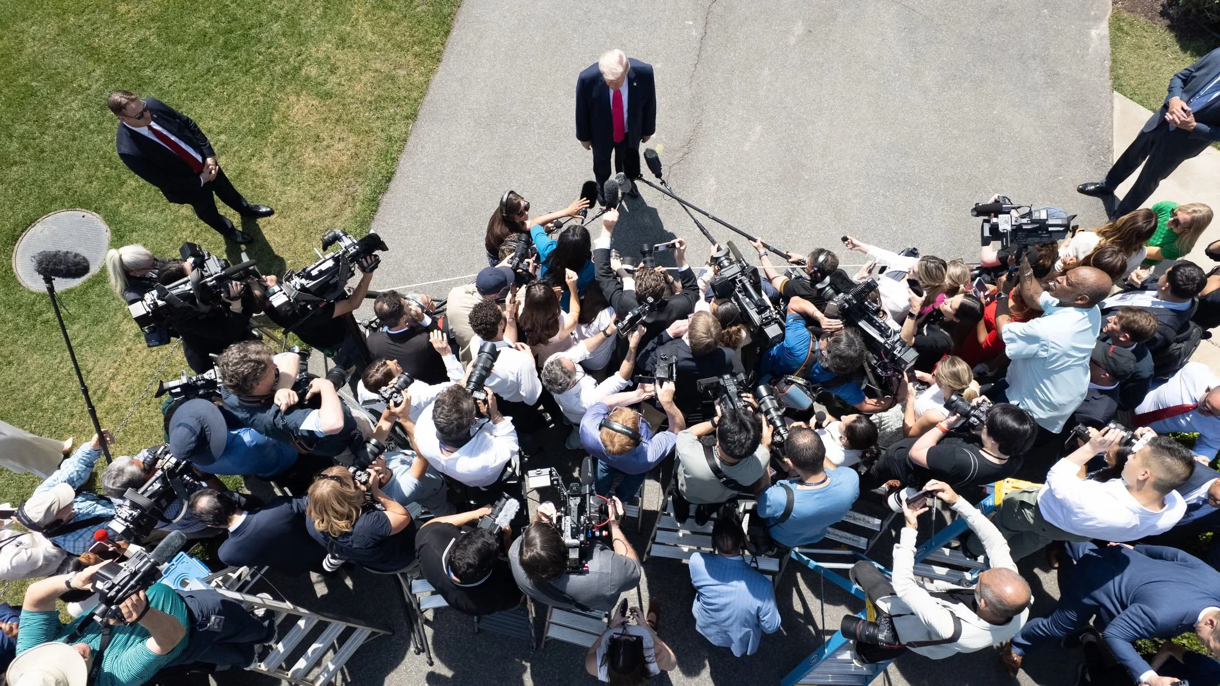 The World This Week In Ten Pictures: April 12-19 2026 