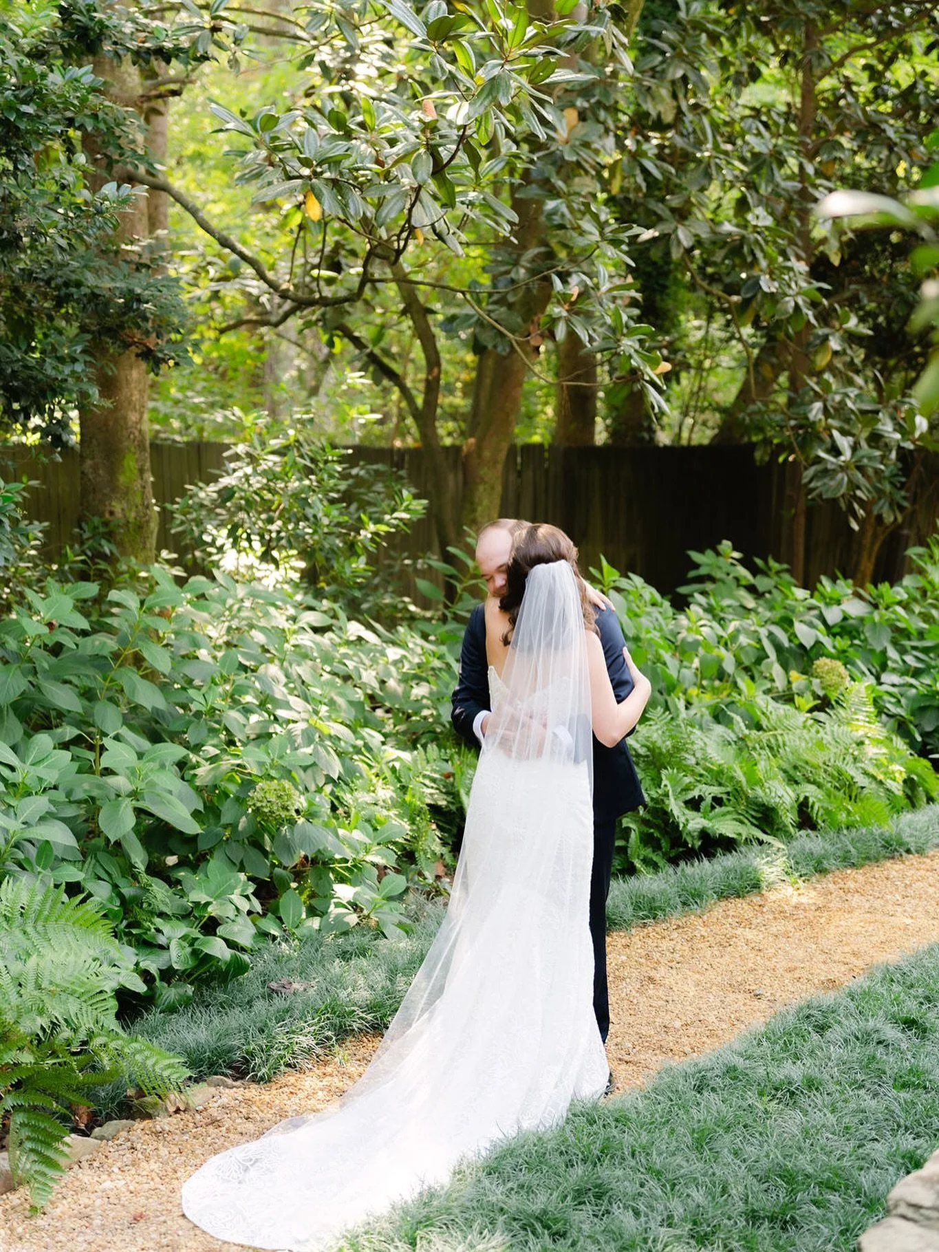 The embrace that says it all 🤍

#emmamartinevents #eventsplanner #weddingplanners #atlantawedding #nashvillewedding #atlantabride #floraldesign #weddingfloral #atlantaflorist #engaged #graphicdesigners #southernwedding #weddingideas #brides