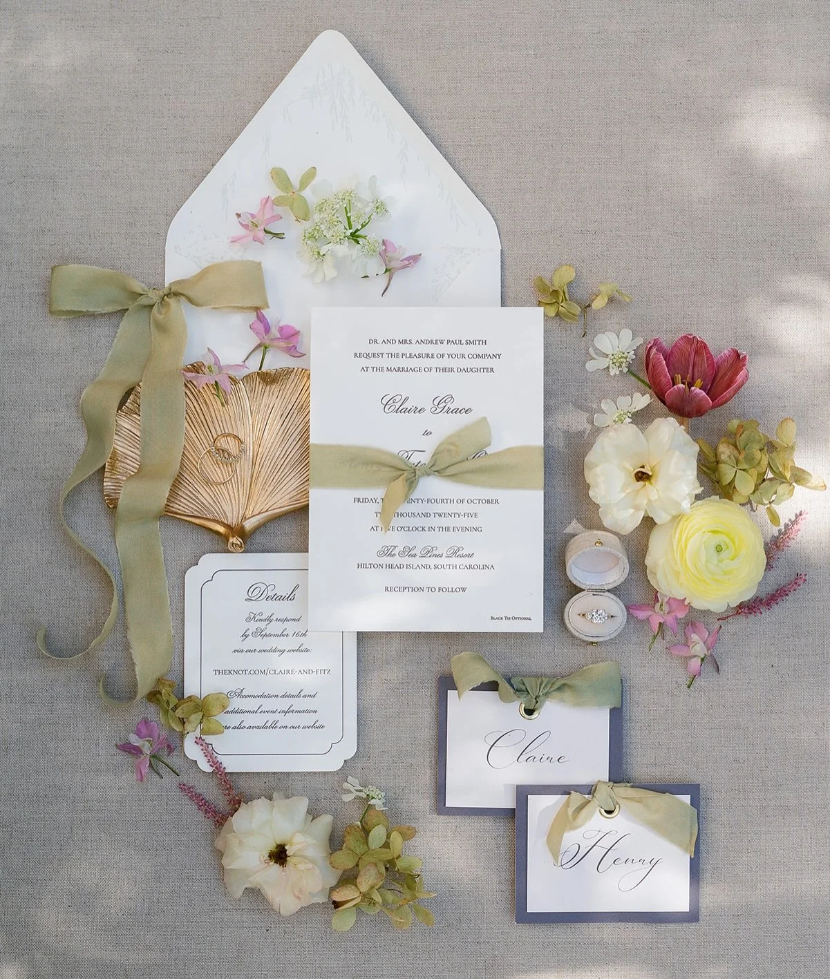 Drawing from the natural palette of the Lowcountry, the marsh greens, sandy browns, and soft coastal light, we crafted a classic letterpress suite finished with hand dyed silk ribbon. Elevated, effortless, and so Claire and Henry.

Designed by @emmam