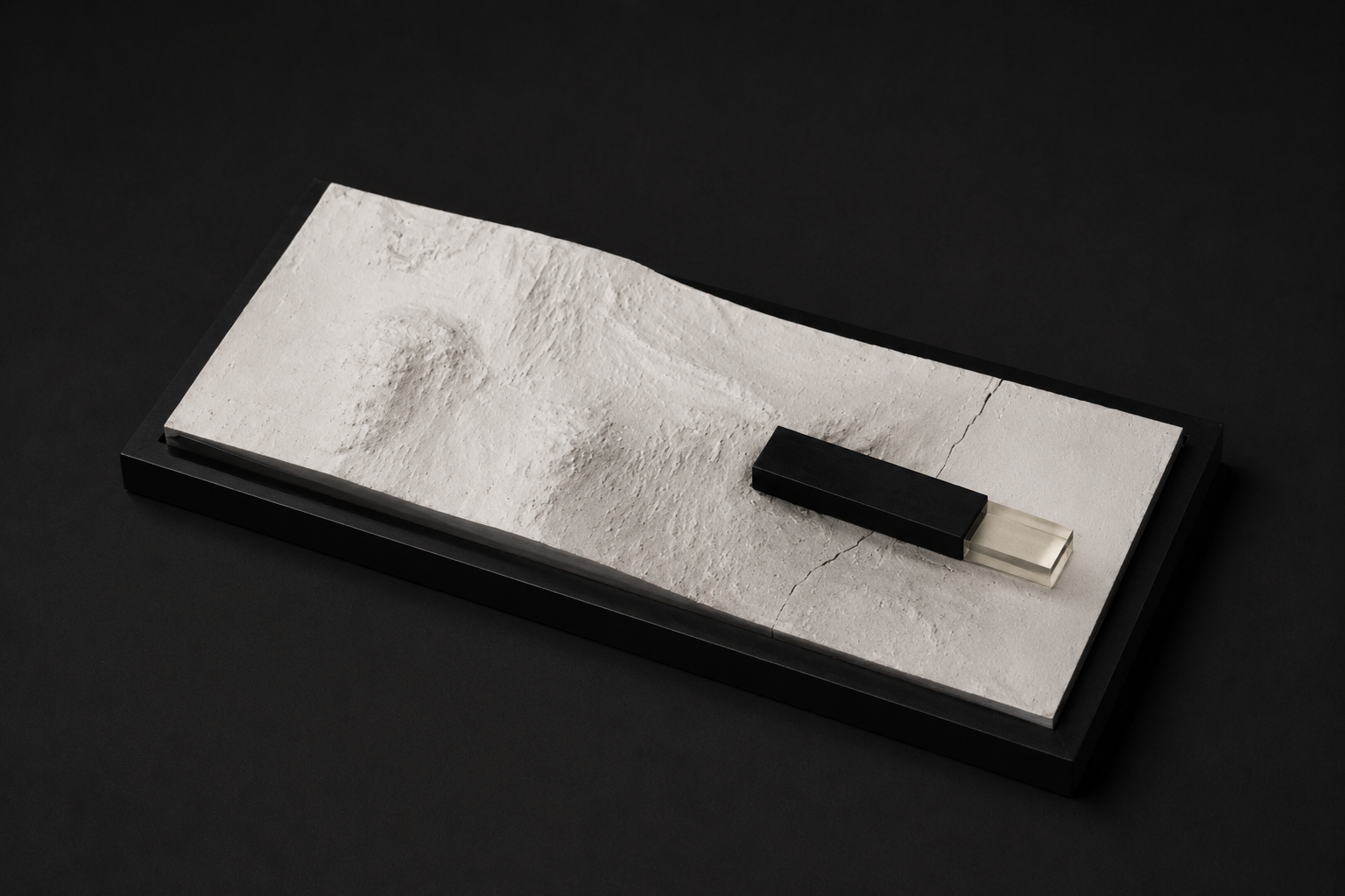 Relief topographique en plâtre et résine.png