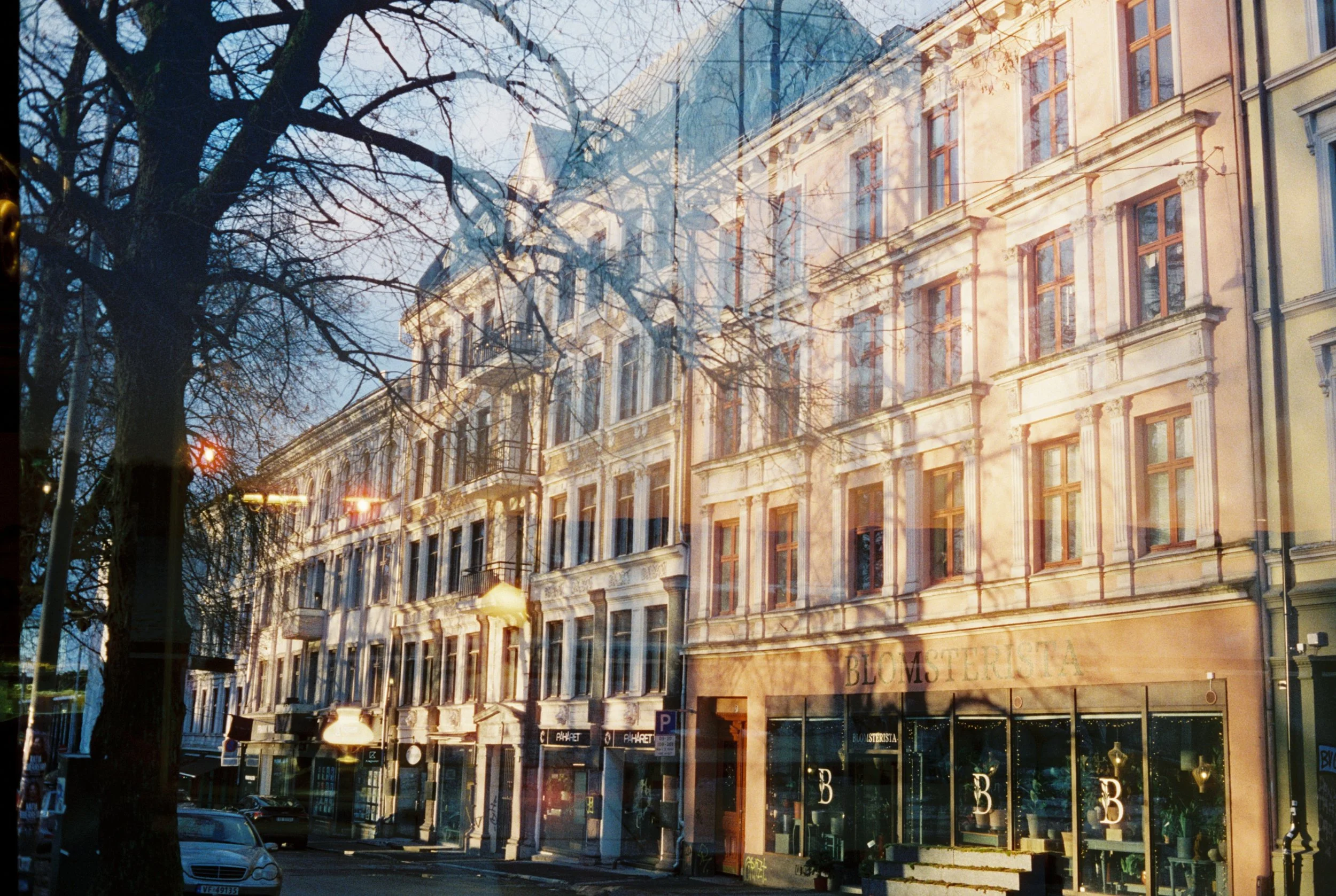 R1-01911-0012.JPG