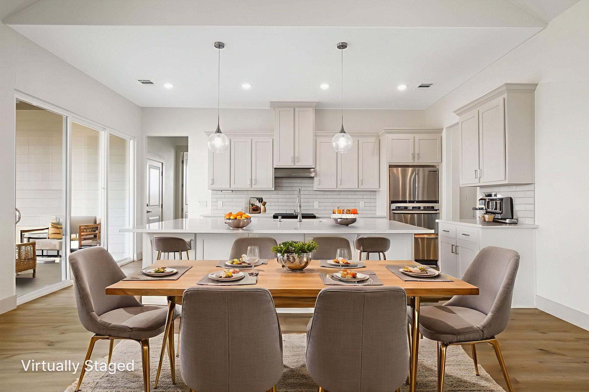 7-web-or-mls-1B1A7387 virtually staged.jpeg