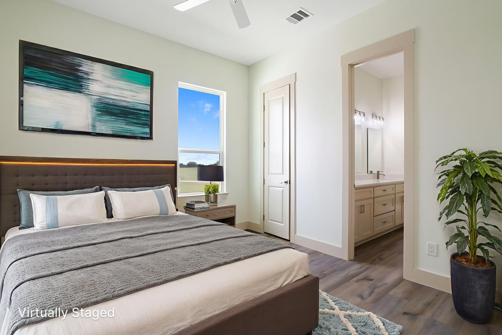 22-web-or-mls-1B1A7420 virtually staged.jpeg