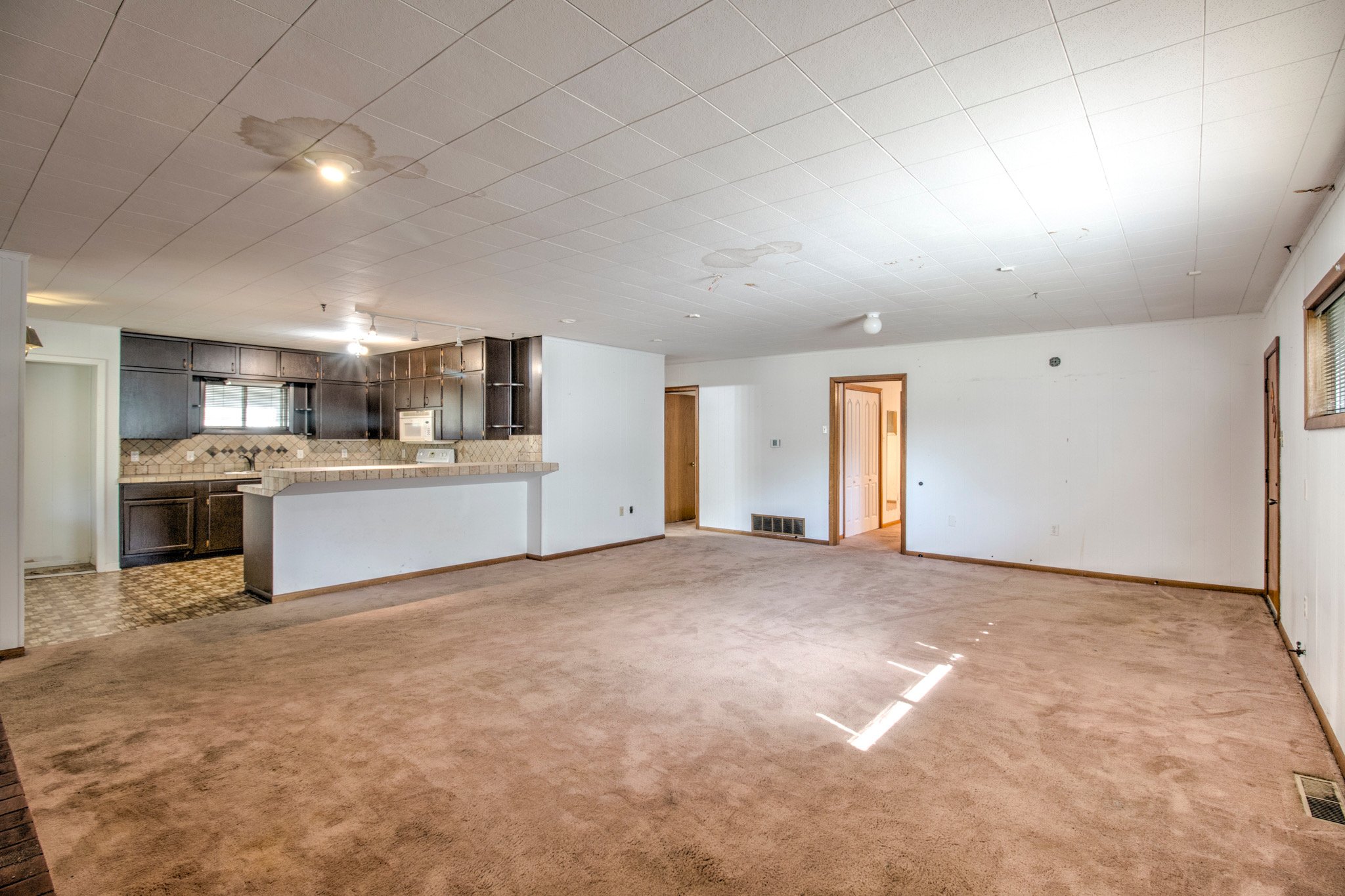 392 Churchill Ln-019.jpeg