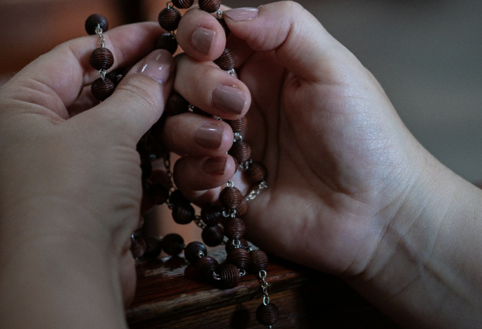How to Pray the Rosary — Even with a Busy Schedule