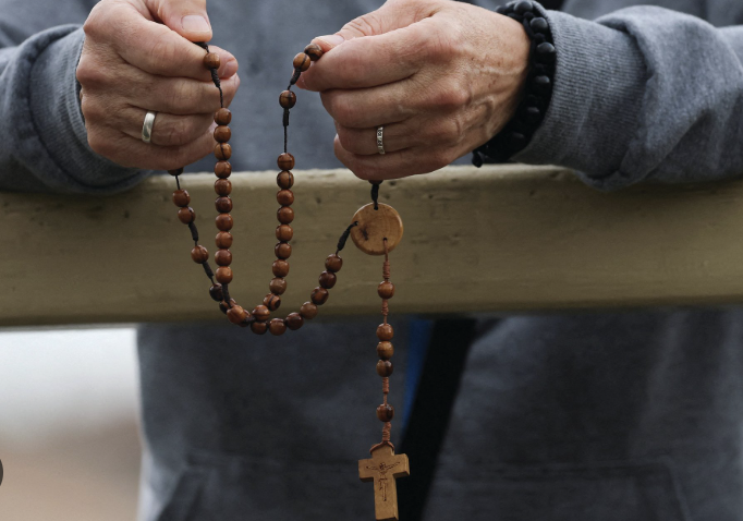 What If Ten People Truly Prayed the Rosary?