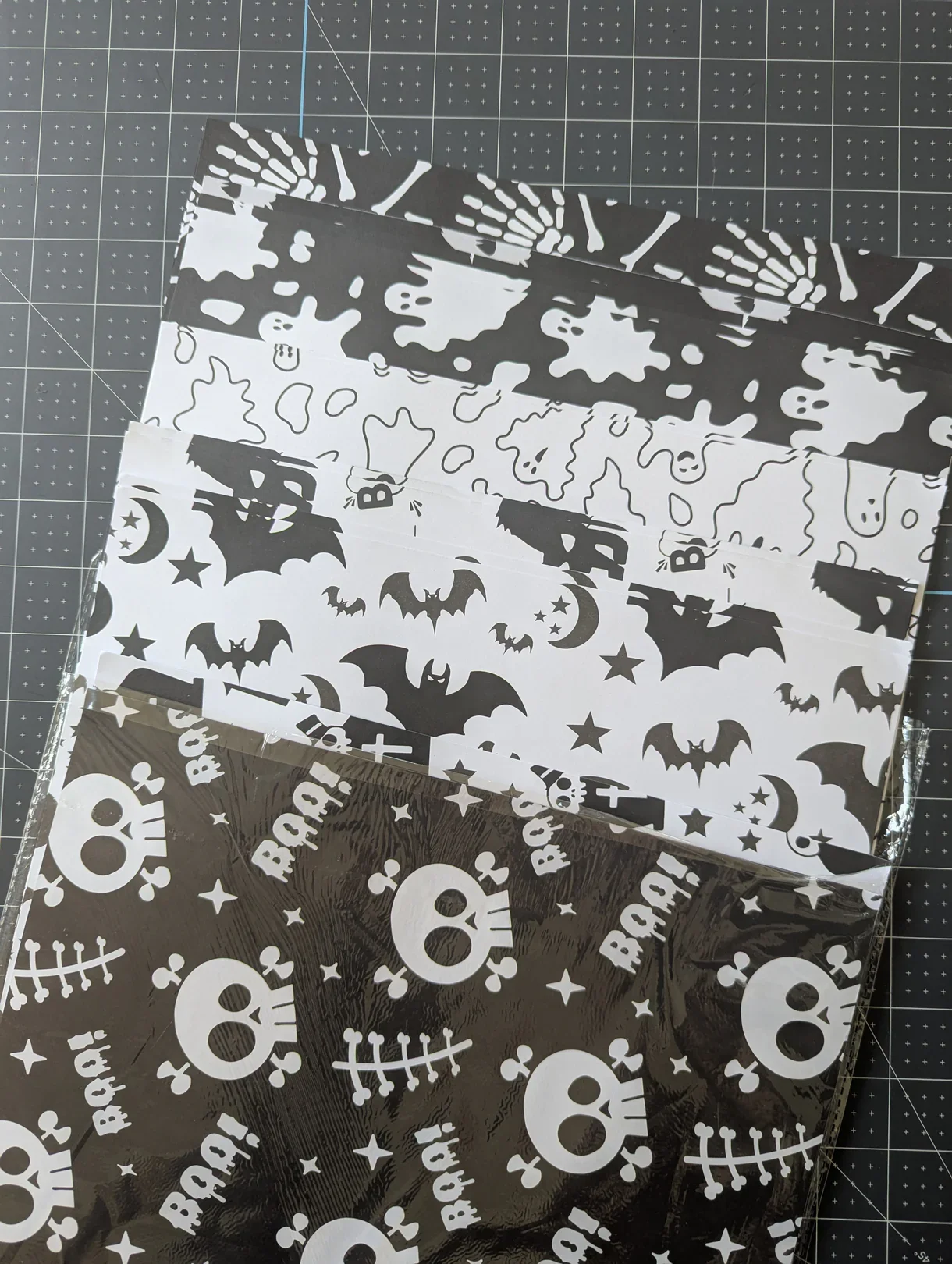 Halloween Pattern Paper Set, 12 x 12-inch, 24 Sheets