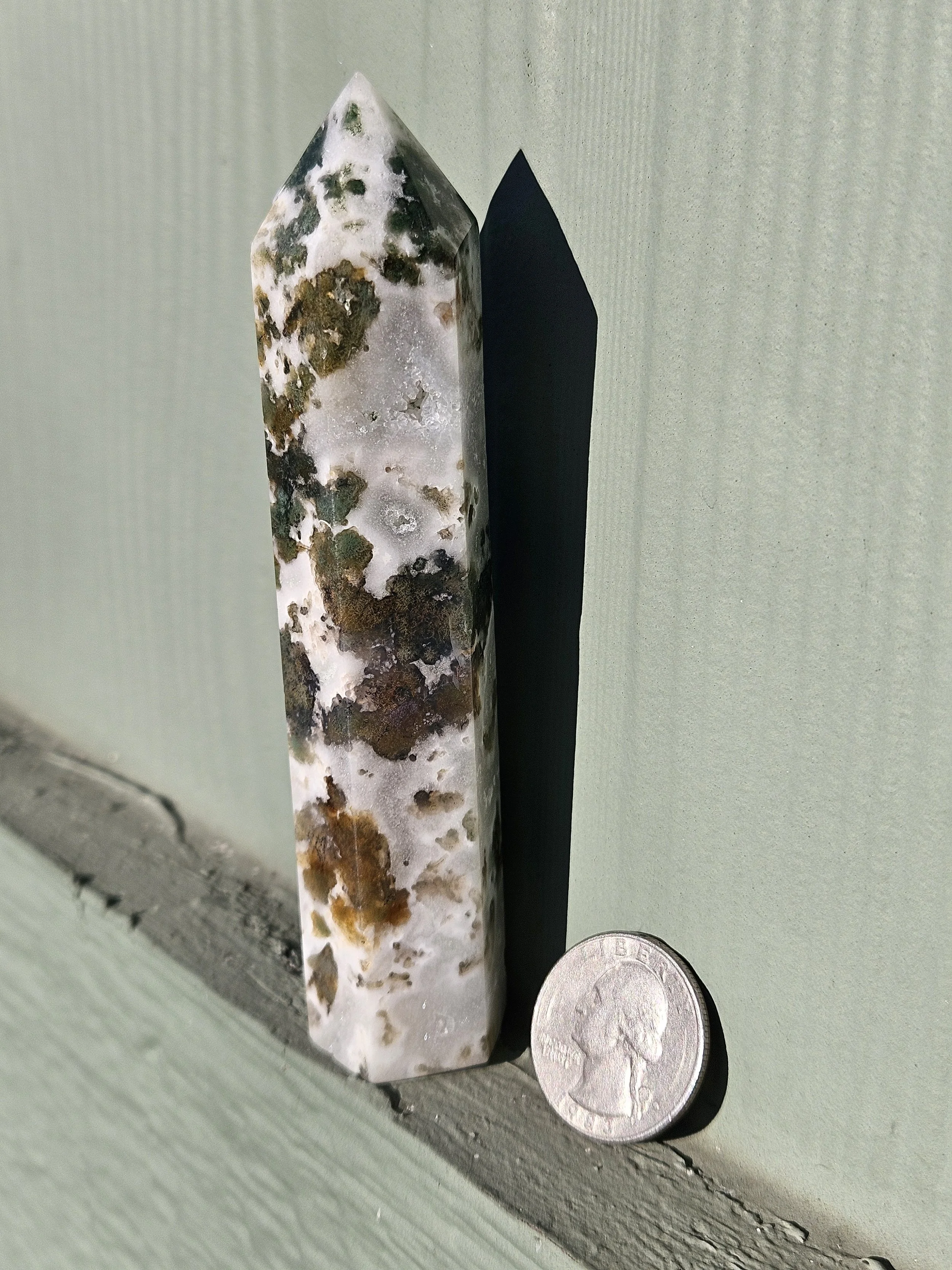 Moss Agate Tower - White with Golden Green Patterns