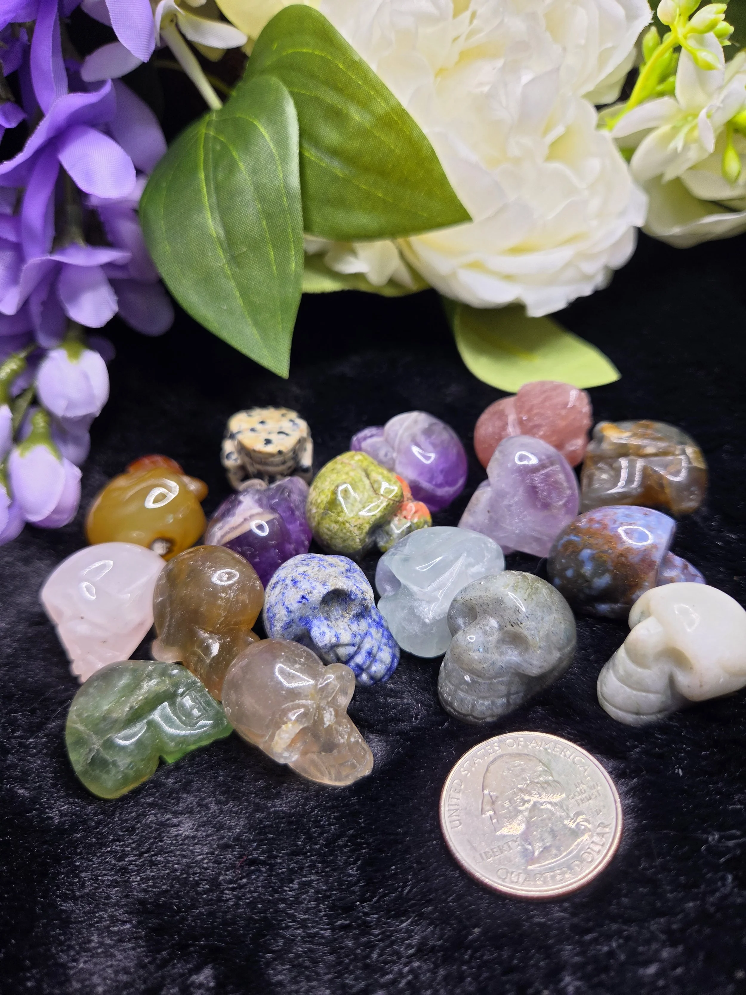 Random Pick Small Skulls, Assorted Materials