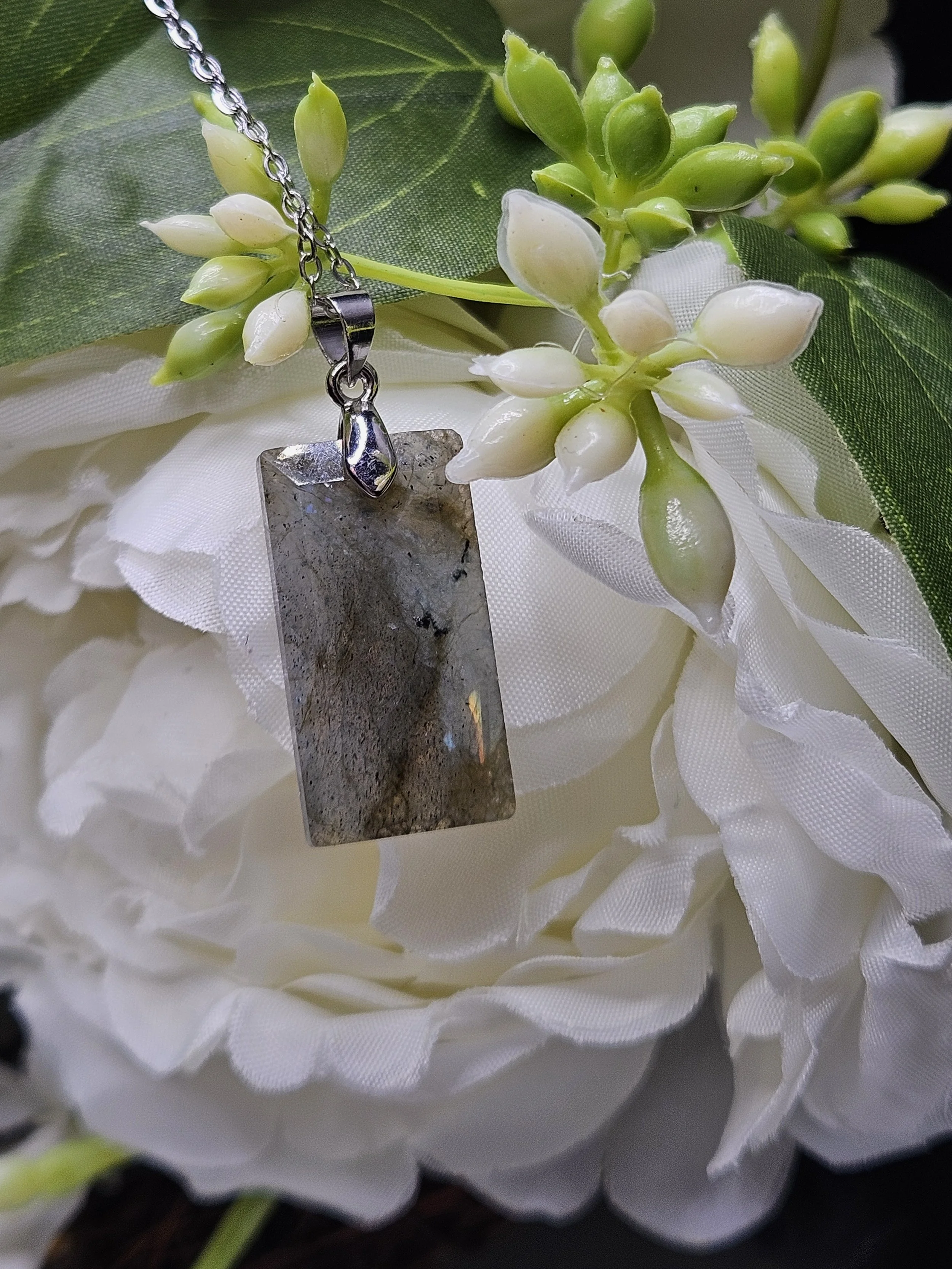 Light Yellow Flash Laboradorite Square on Silver