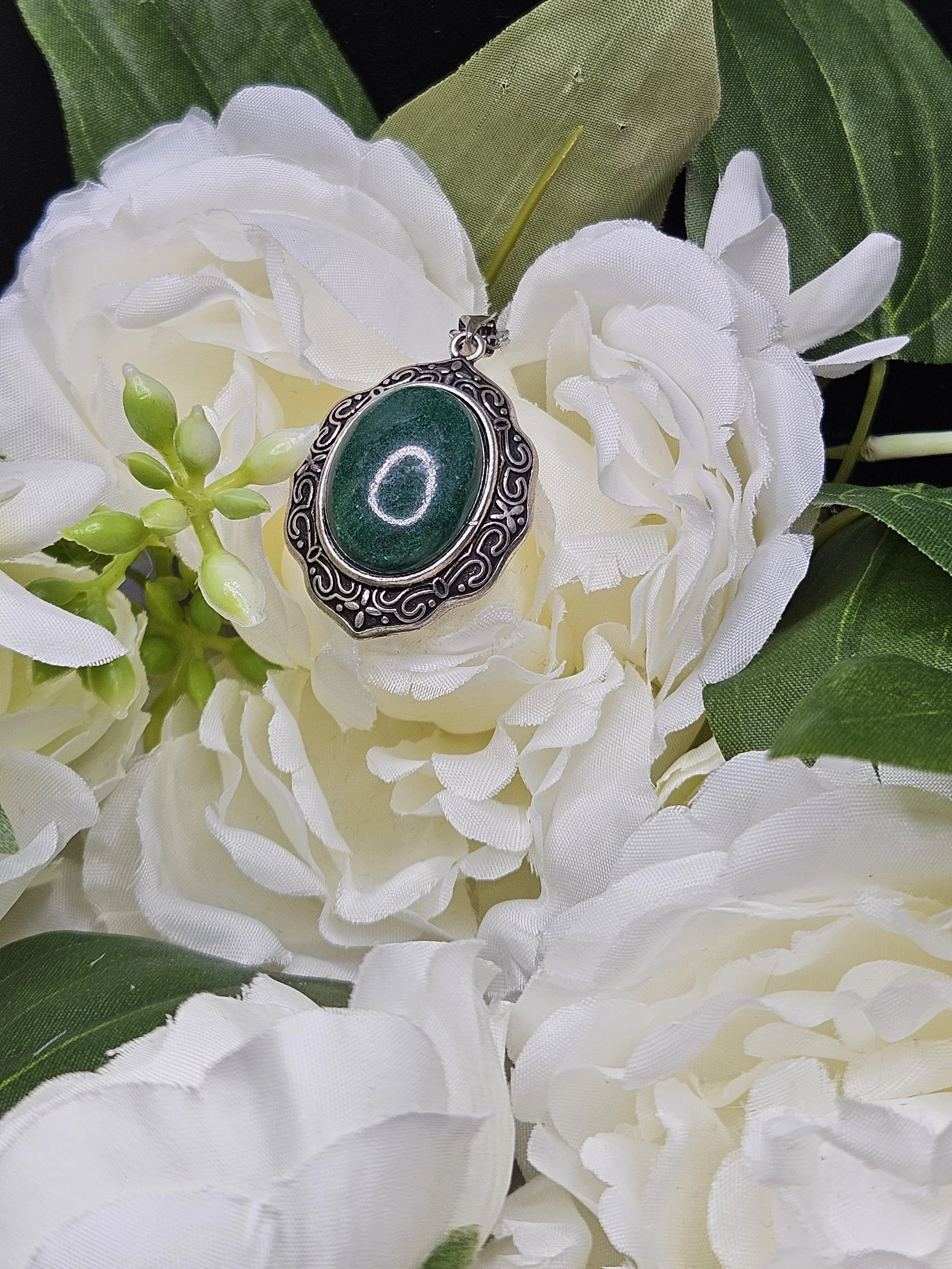 Vintage Style Malachite Pendant Necklace