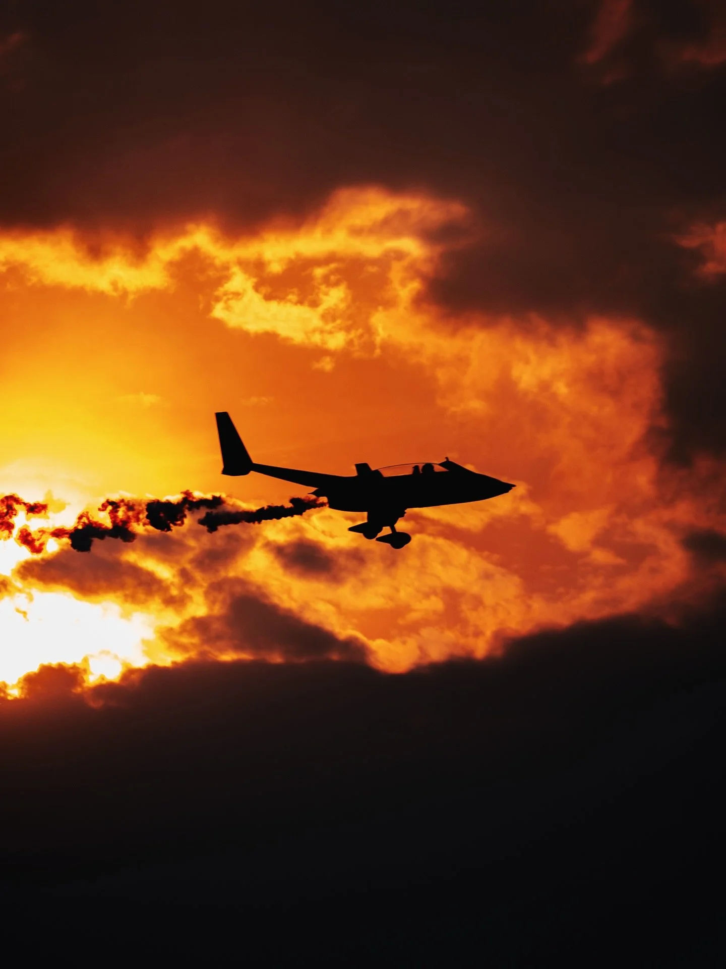 some shots from the @njairshow over the weekend ✈️🌅
&bull; 
&bull;
&bull;
shot on sony a7c ɪɪ @sonyalpha