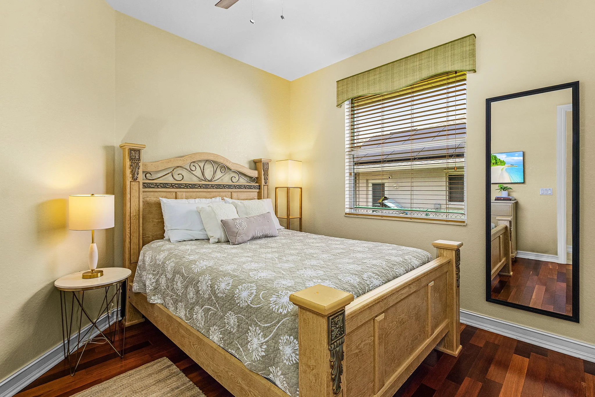 Wish Room with Queen Bed