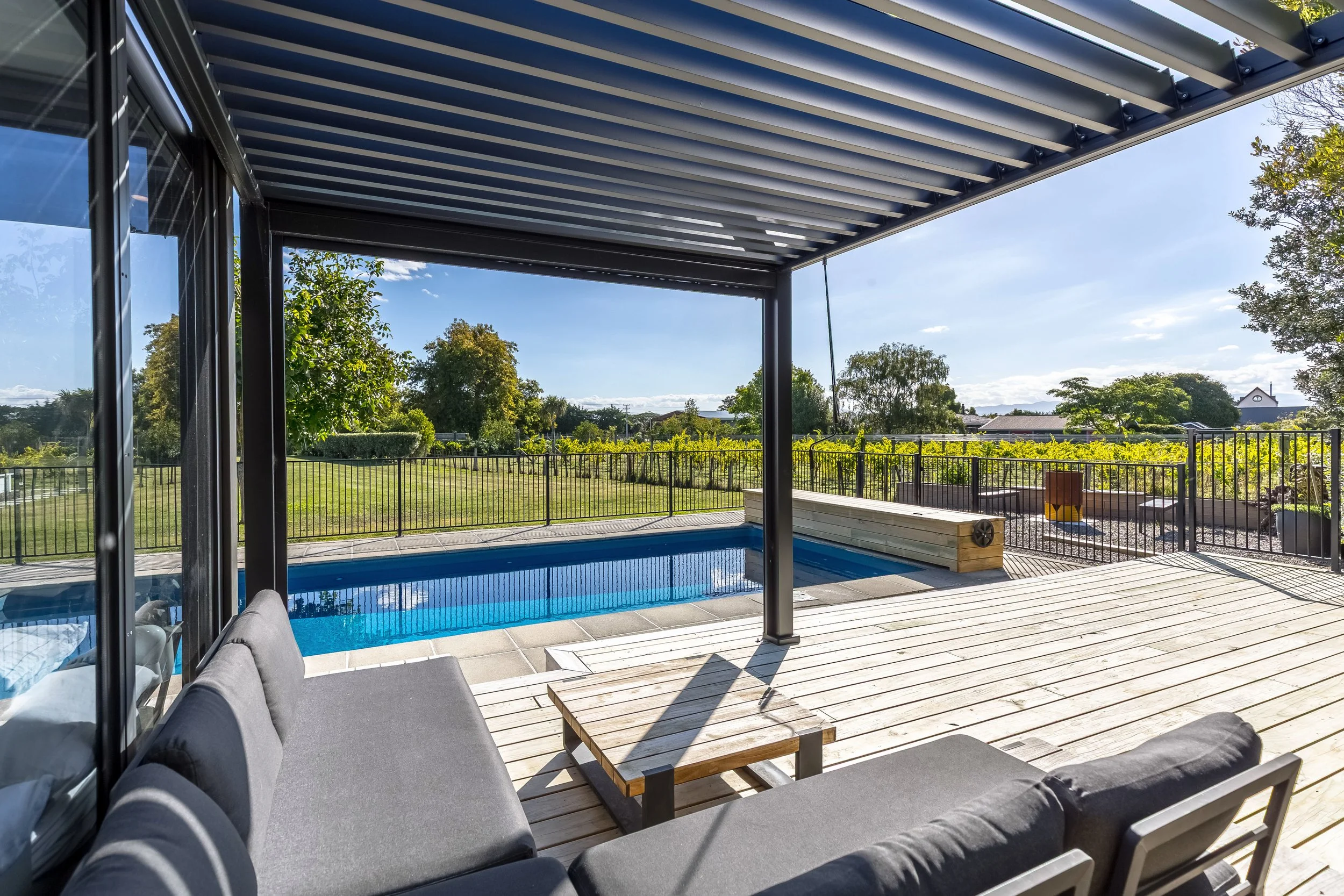 4 Pool House 9B 44 Kitchener St.jpg