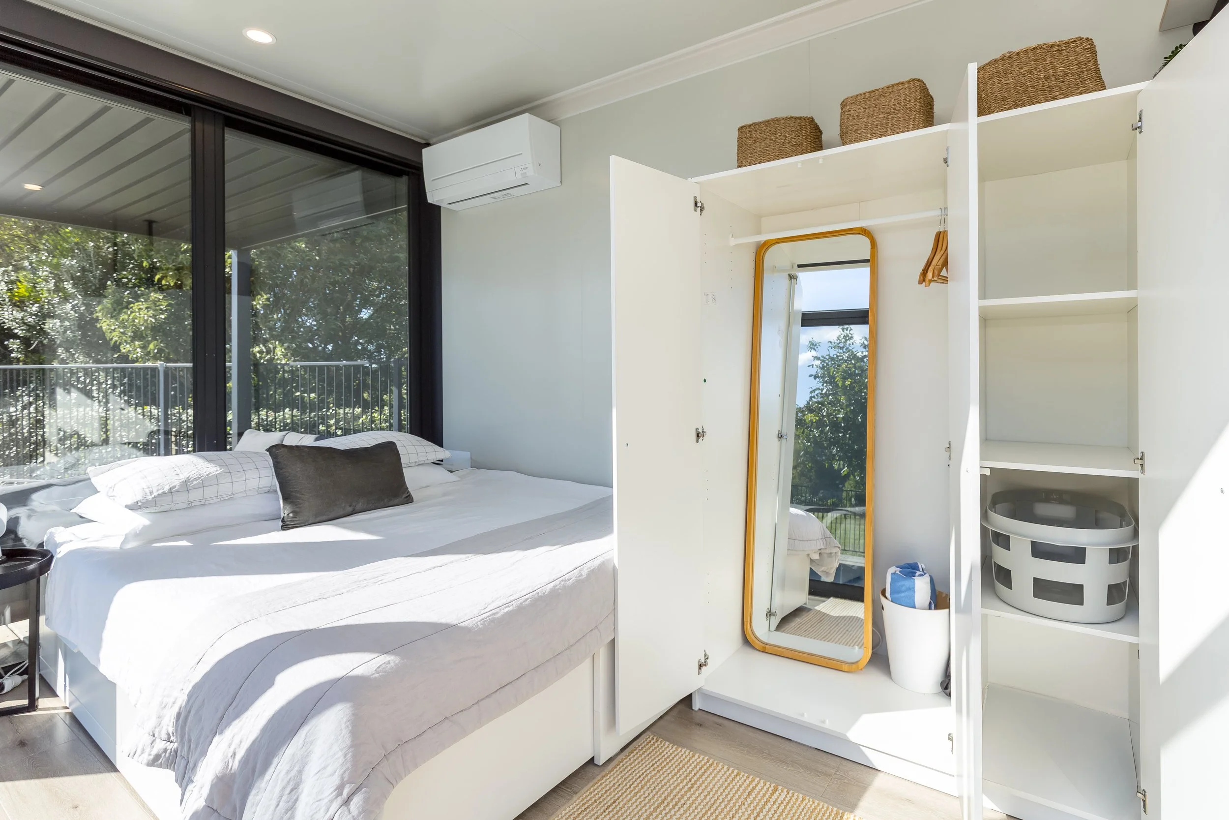 4 Pool House 3A 44 Kitchener St.jpg