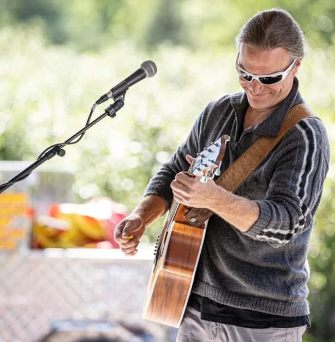 Live Music: Phil 'n the Blanks