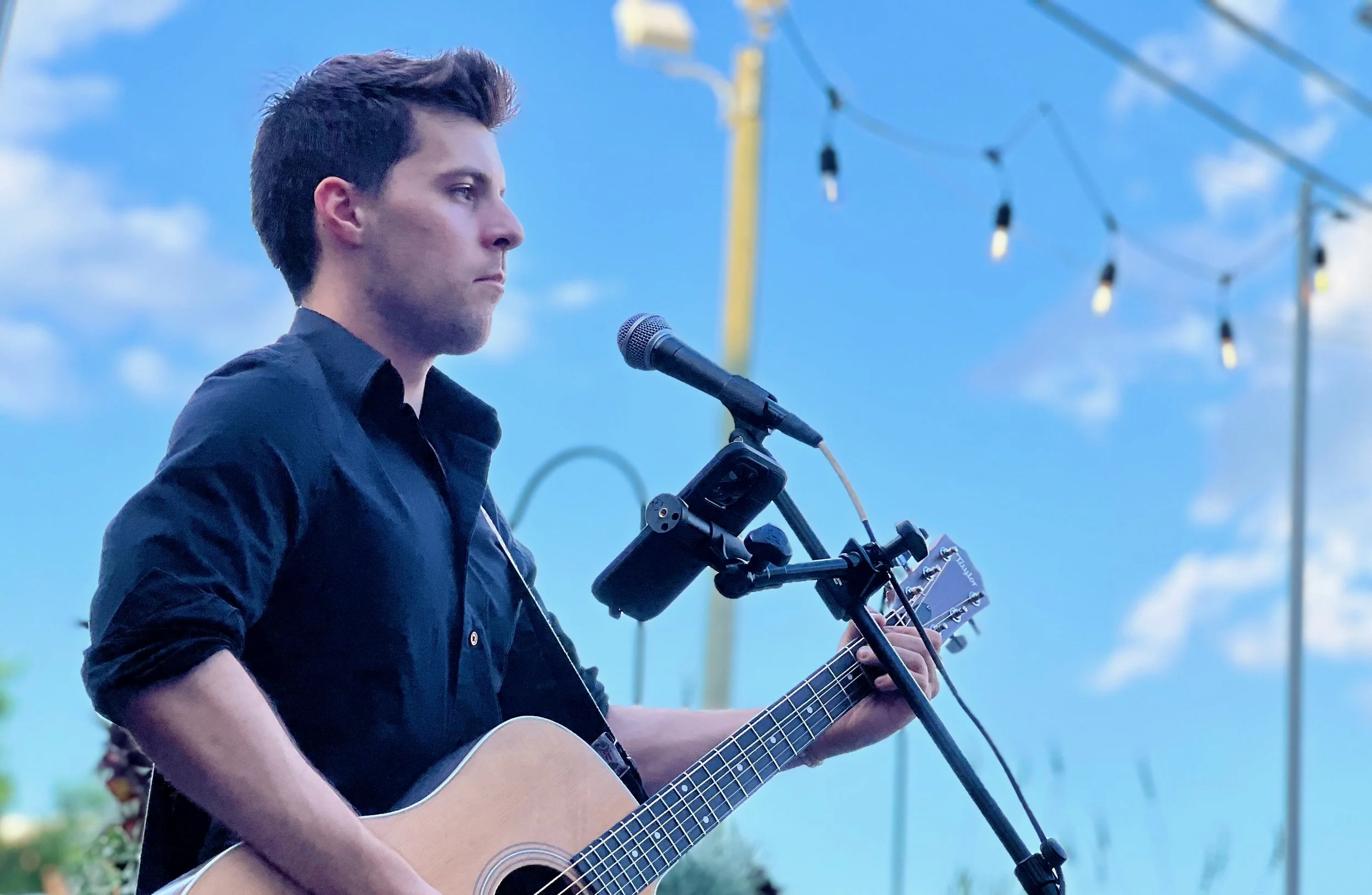 Live Music: Freddie Catalfo