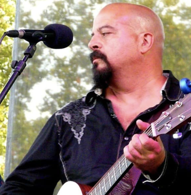 Live Music: Rob Viola