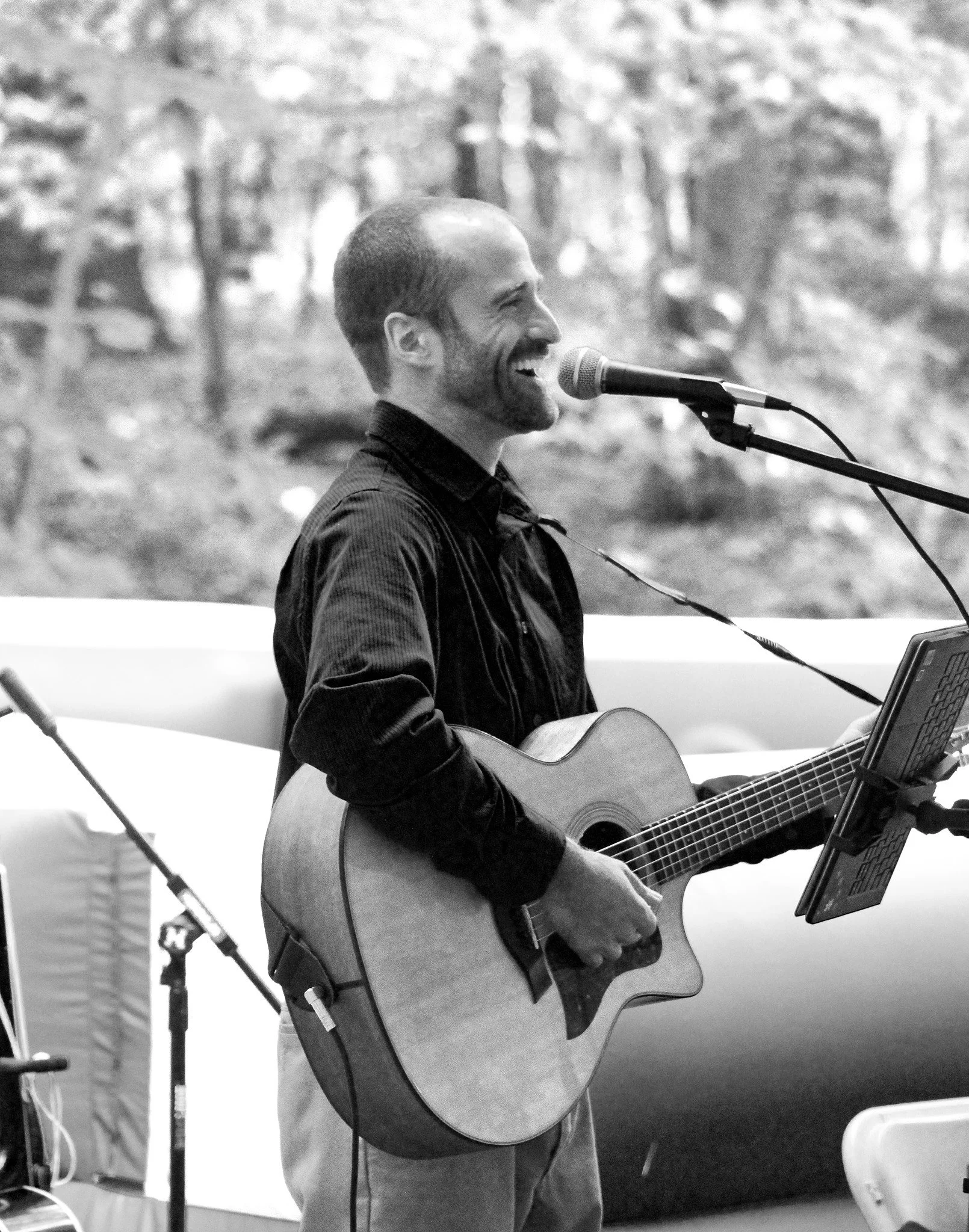 Live music: JOEL BEGIN