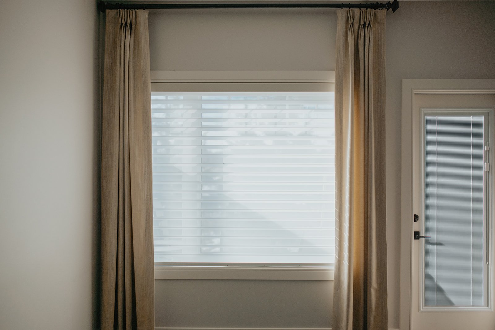 CustomBlindsEdmonton-14.jpg
