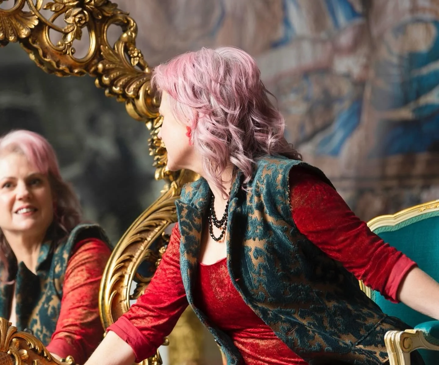 5 Style Traps Professional Women Fall into after Corporate&hellip;

I&rsquo;ve written about them along with some simpler but kinder ways to transition your wardrobe to reflect who you are now. Access it via the freebies on my website.

https://www.d