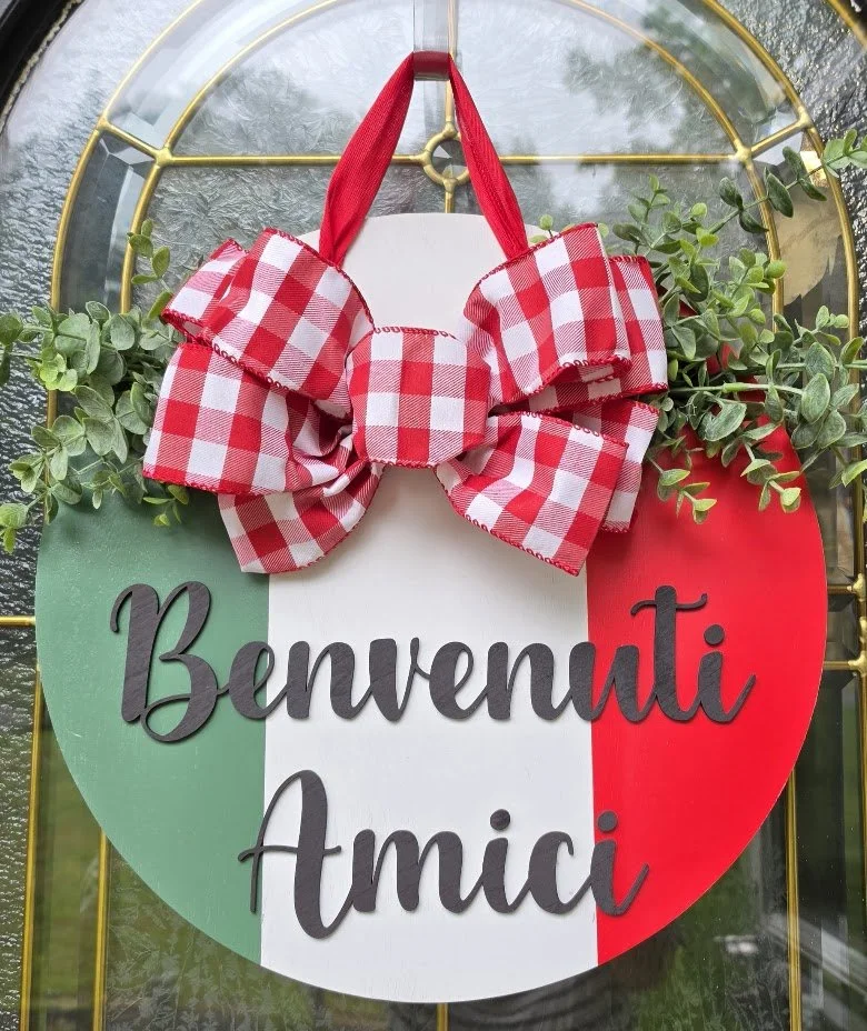 benvenuti amicired.jpg
