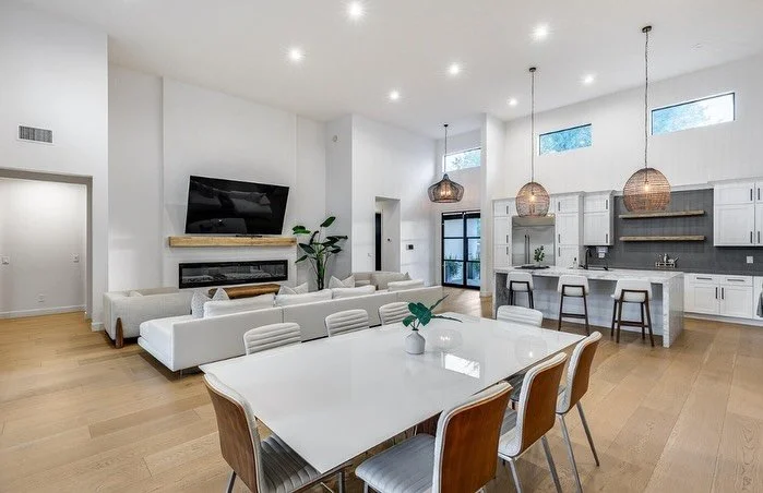Modern elegance meets resort-style amenities in this stunning Phoenix home.

Let&rsquo;s make your move happen!

-Presented by George Laughton and Tiffany Gobster

📍 6301 N 16TH DR, Phoenix, AZ 85015

- 4 Bedrooms
- 4.5 Bathrooms
- 3,095 sq/ft
- $1,