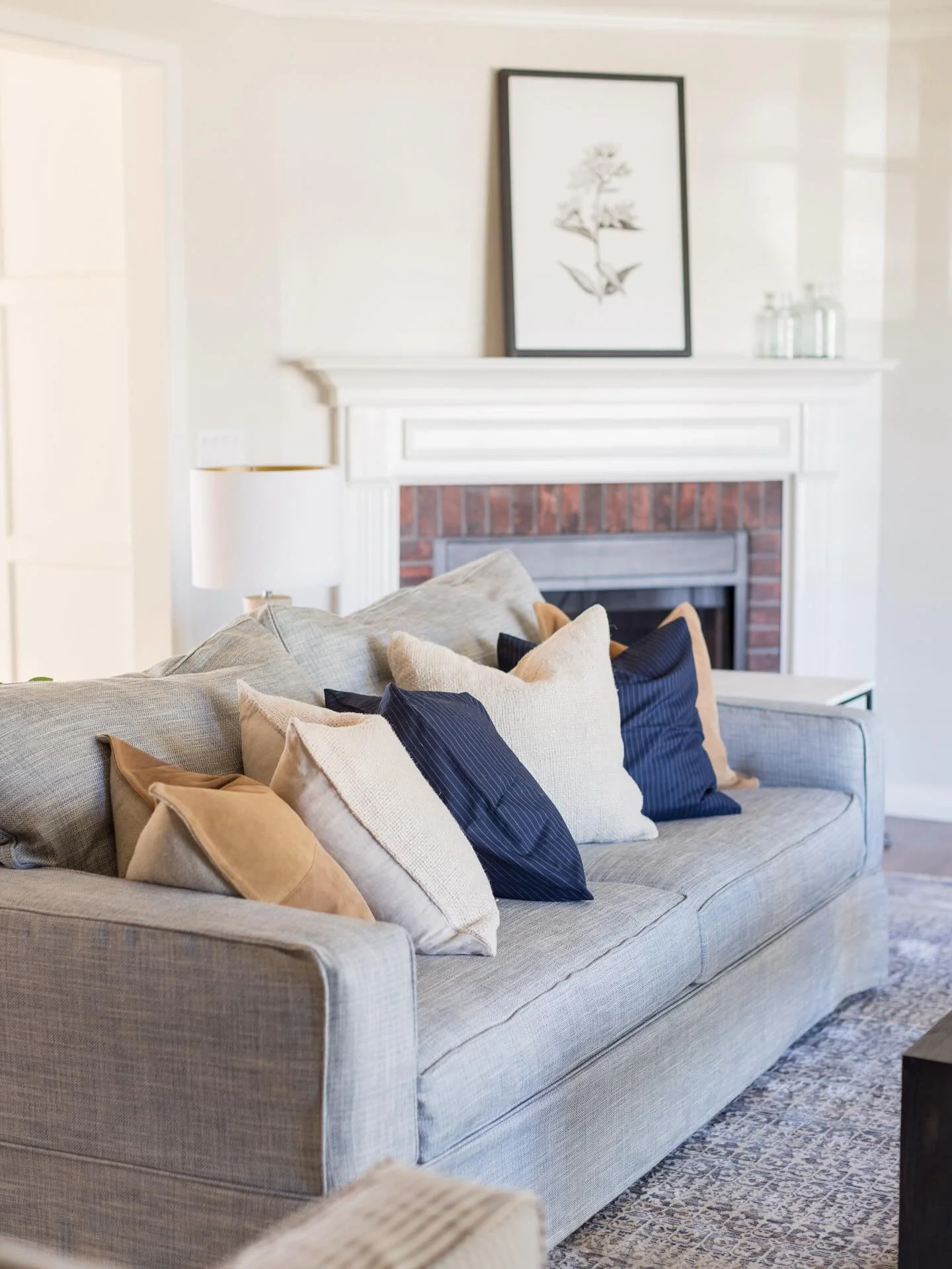 Want to refresh your space this weekend?

&ndash; Swap your throw pillows
&ndash; Add a table lamp
&ndash; Restyle your nightstand

Quick, easy updates, no demo required!

#AZHomesForSale
#AZInteriorDesign
#PhoenixInteriorDesign
#ArizonaInteriors
#Sc