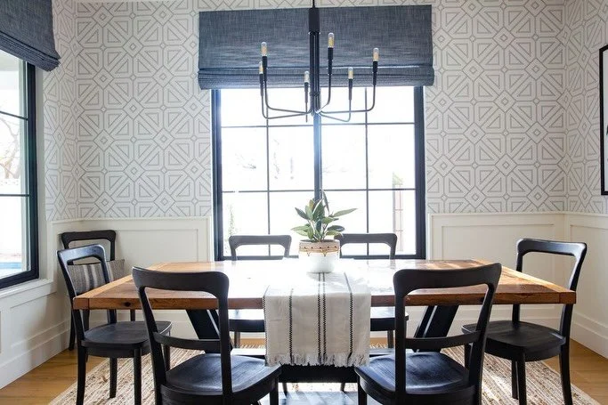 This cozy dining nook and airy kitchen are designed for real life with beauty built into every detail.

From concept to completion, we&rsquo;re with you every step of the way. ✨

#arizonarealestate
#azrealestate
#azinteriordesign