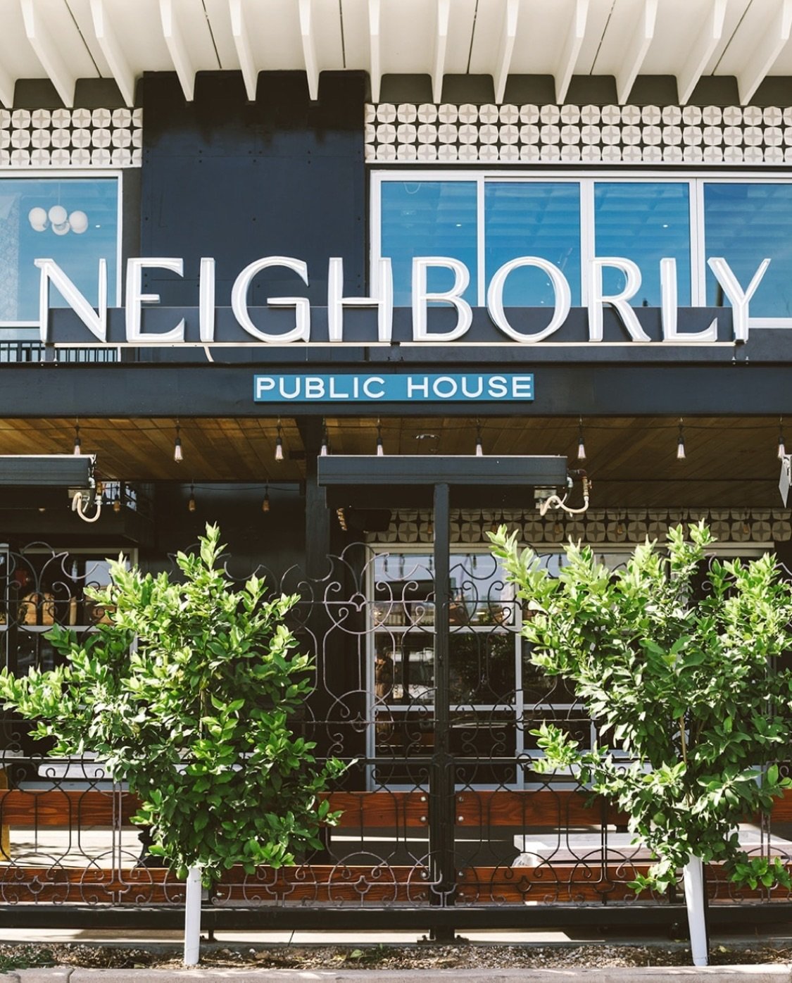 Places Worth Knowing ✨

The Neighborly is an elevated neighborhood spot in Uptown Phoenix.
 From the tufted leather booths to the details throughout the space, it feels polished and welcoming without being overly formal.

Save this spot for your next