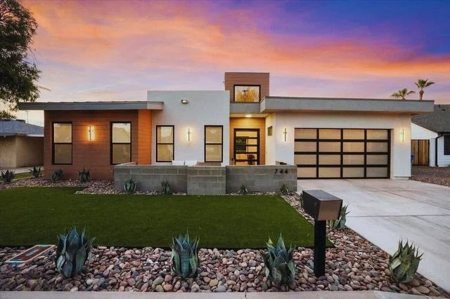 Contemporary design meets resort-style living in this beautifully crafted Phoenix residence. ✨

📍 744 E Myrtle Ave
- 5 Beds | 4 Baths
- 3,267 Sq. Ft.
- Guest House: 828 Sq. Ft.
- Listed at $1,499,000

Presented by Bartholomew J. Nowak of Russ Lyon S