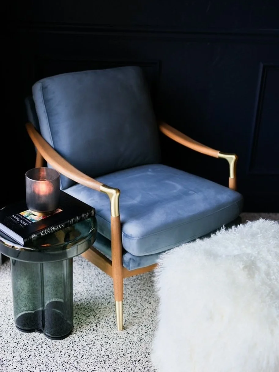 A quiet corner, thoughtfully layered. 🖤

 #arizonarealestate
 #azrealestate
 #azinteriordesign