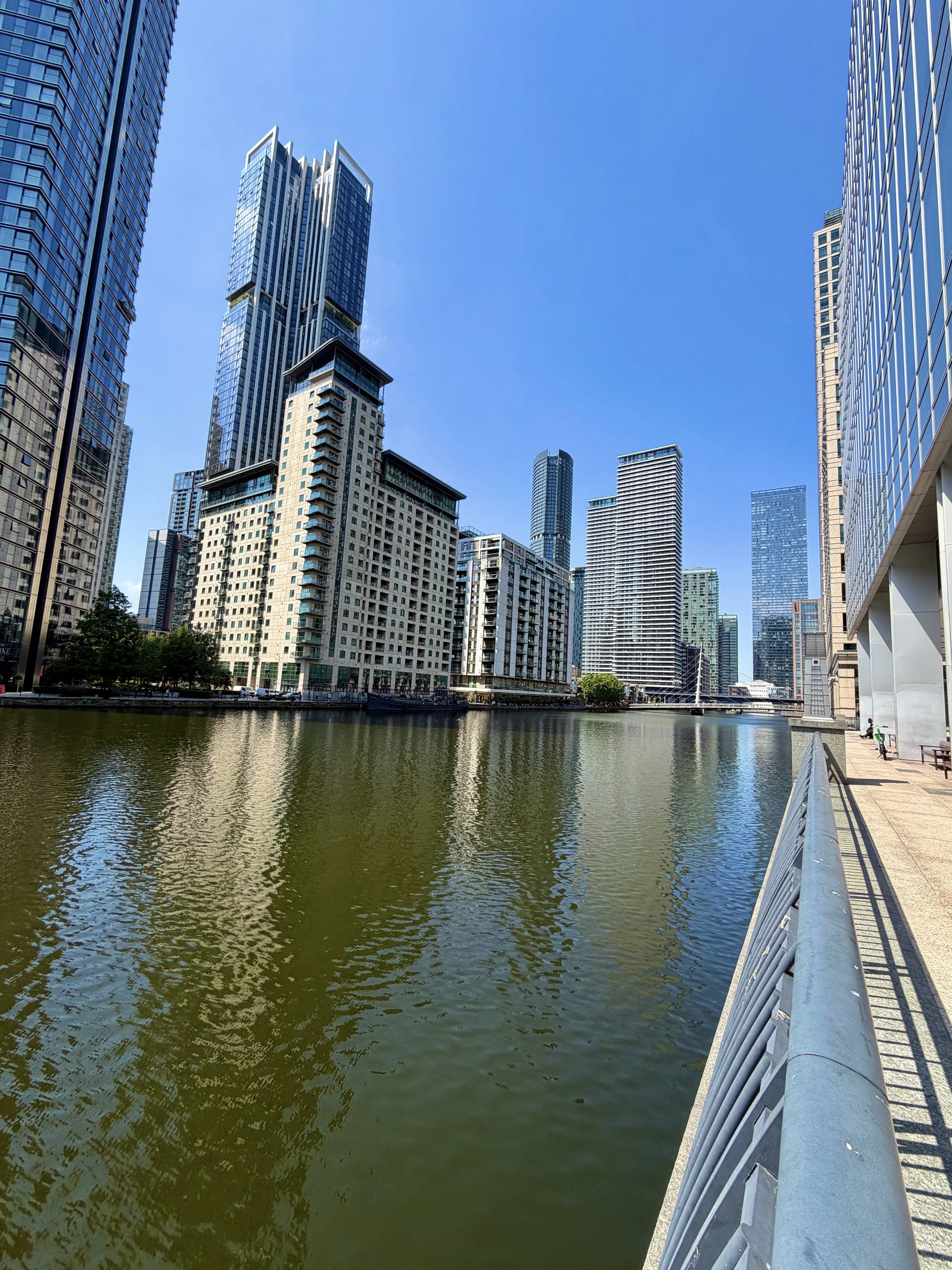 Day 1 in London | Canary Wharf, Matcha, Contrast Therapy &amp; Solo Travel Adventures