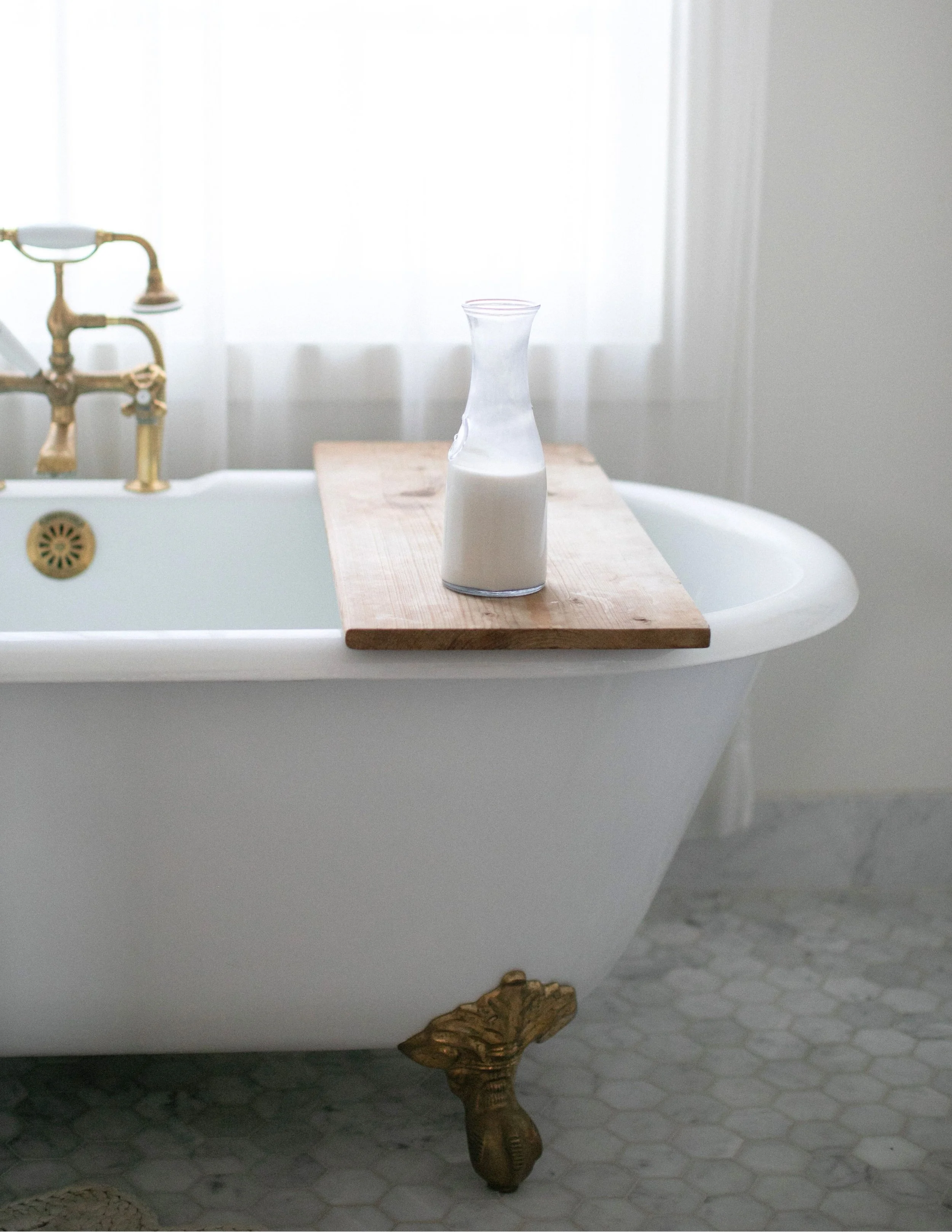 EXPLORE THE MILK BATH FIELD GUIDE