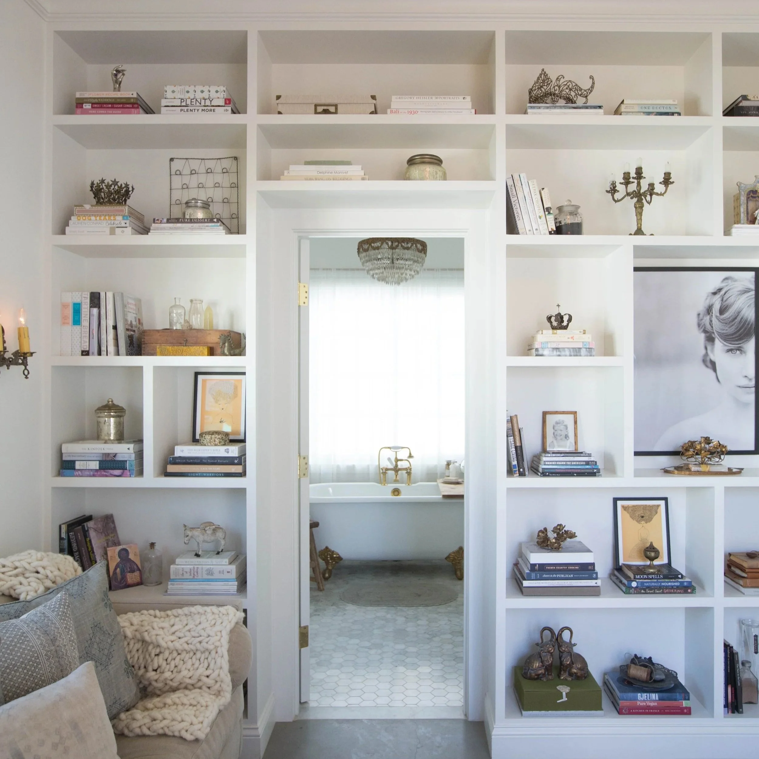 EXPLORE : A LOOK INSIDE ELIZABETH MESSINA’S STUDIO