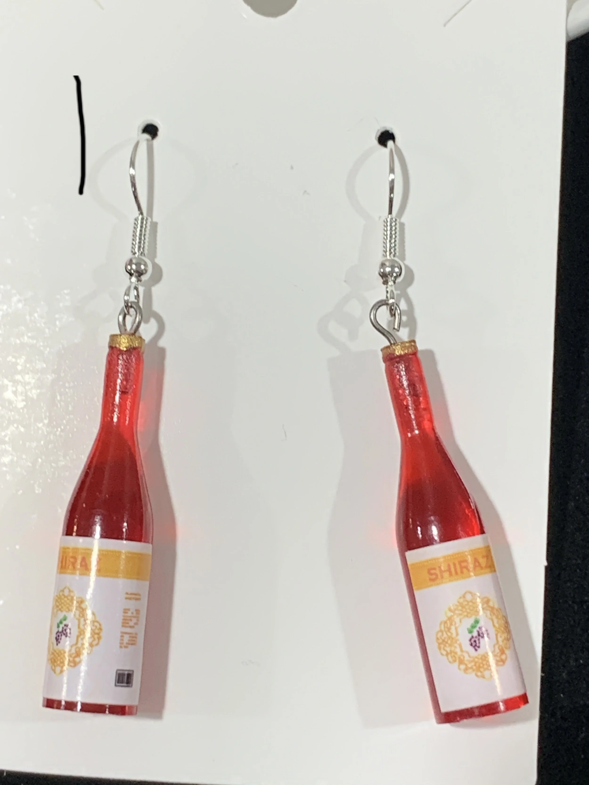 Red SHIRAZ wine bottle.JPG