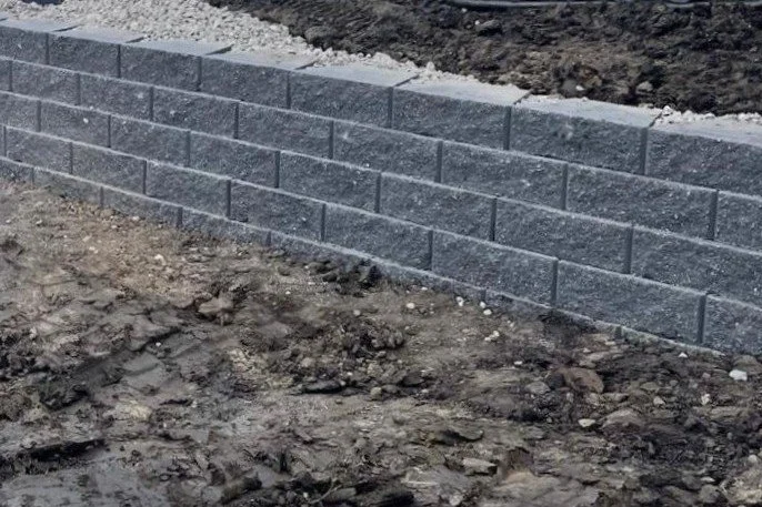 Concrete Retaining Wall Contractors Des Moines | HCS Concrete