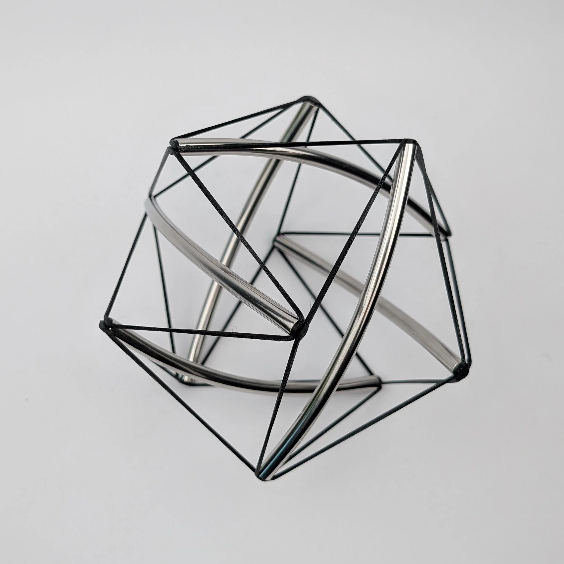 Icosahedron 6 outward curving struts