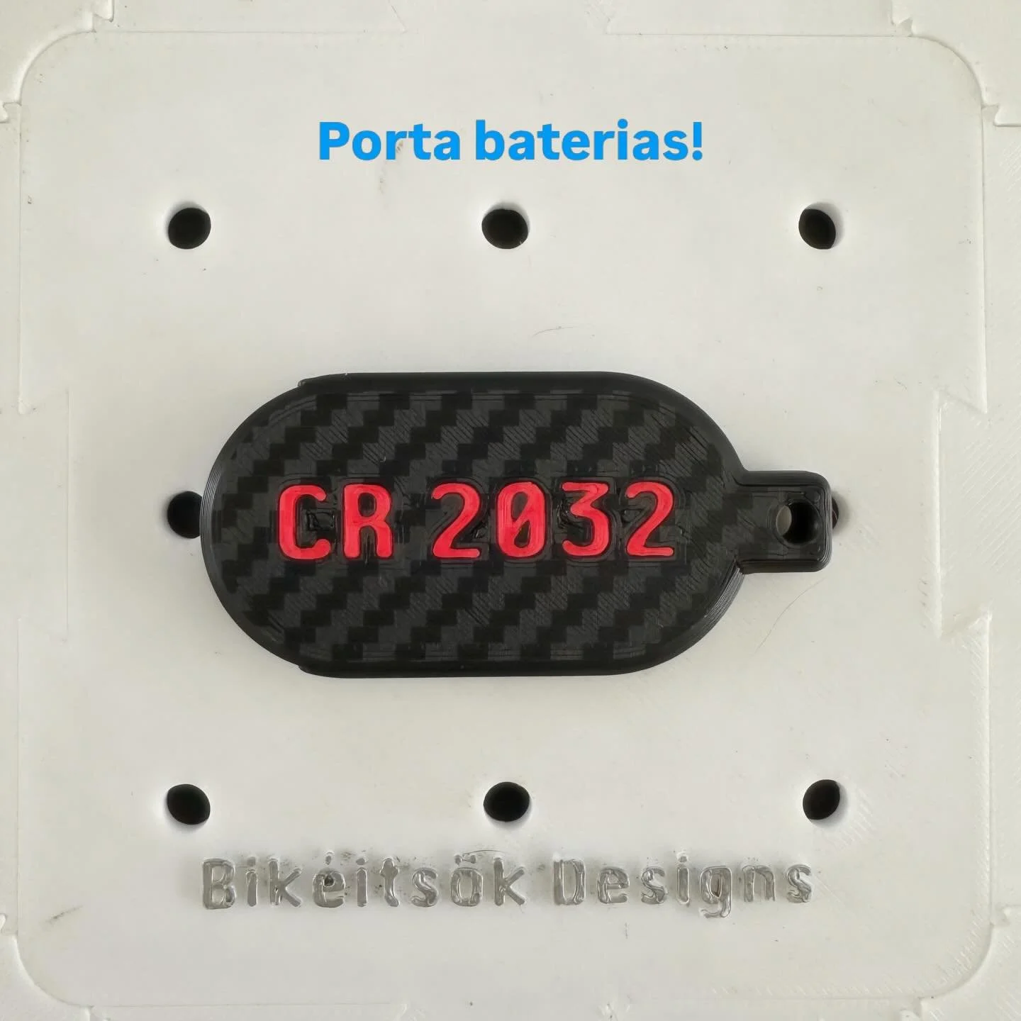 Porta Baterias CR2032. 
Las que se usan en las manillas de cambio en transmisiones electr&oacute;nicas de bicicleta, algunas c&aacute;maras, y muchos otros dispositivos. 
No esta de mas andar un par &ldquo;por si acaso&rdquo;!!