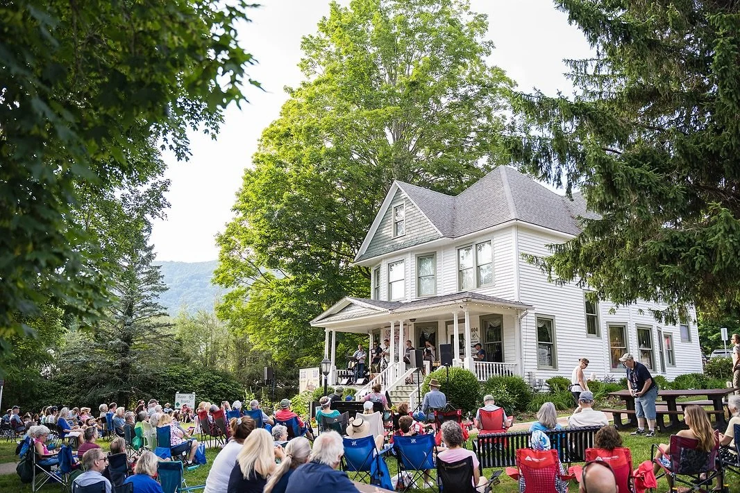 Petitioning for summer concerts at @joneshouseboone to last all year! 🎶🎤🪕

What&rsquo;s your favorite Boone summer tradition?