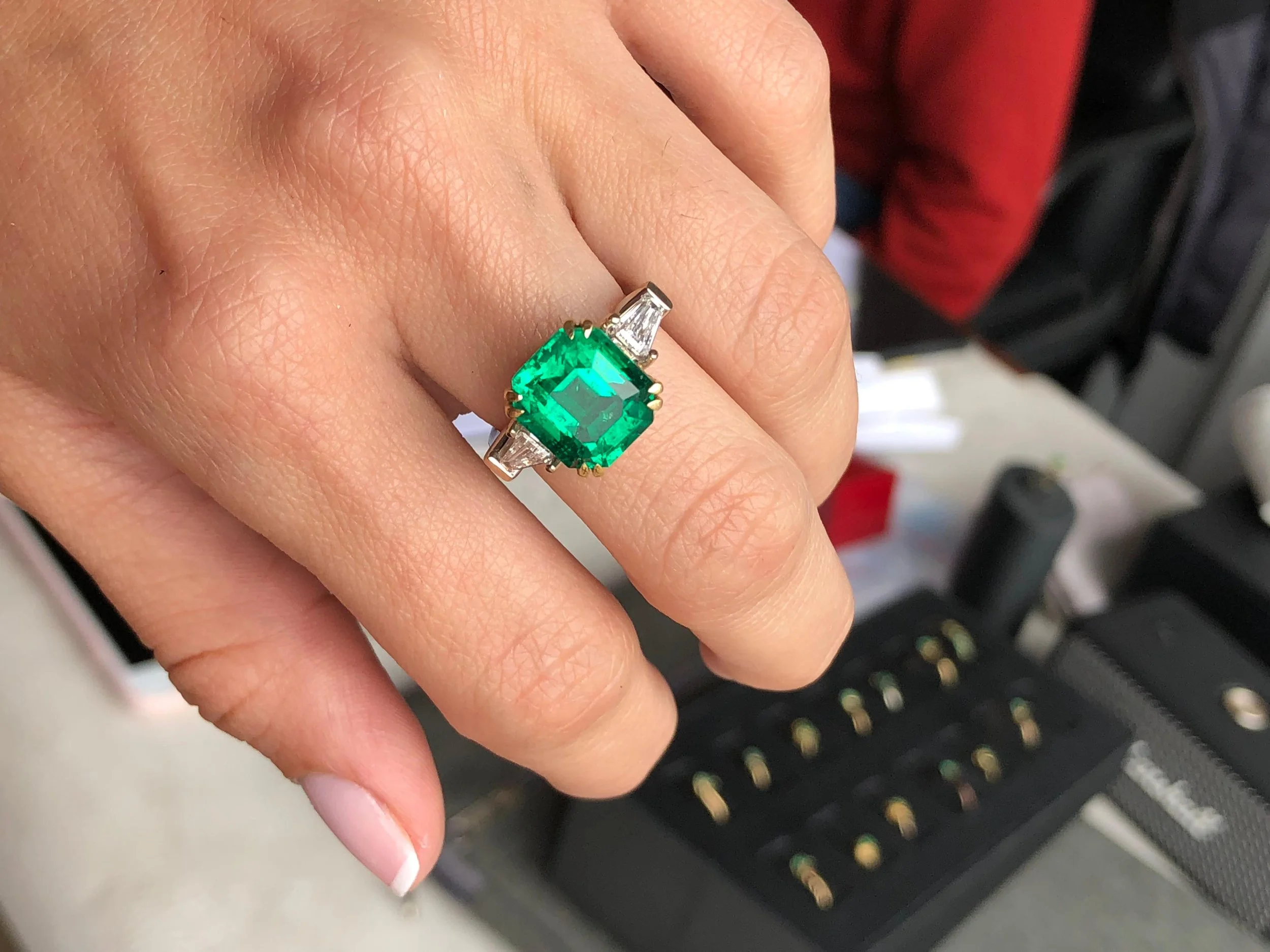 Colombian Emerald Engagement Rings in Australia: A Complete Buyer's Walkthrough