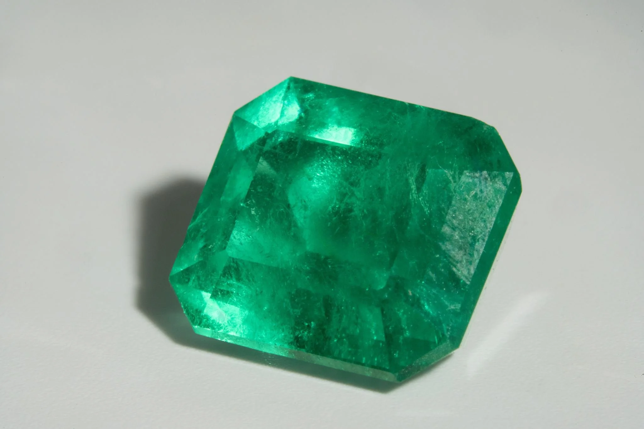 How to Buy a Colombian Emerald Online Safely From Anywhere in the World