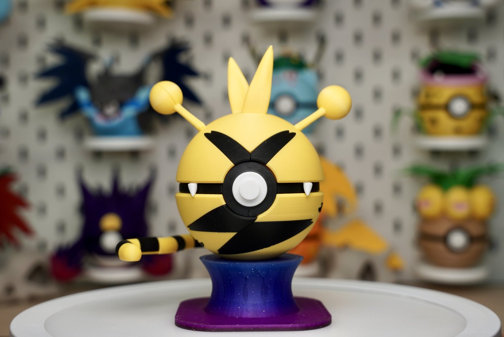 Pokémon-Inspired 3D Printed Poké Ball – Electabuzz