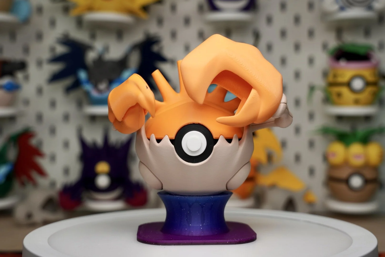 Kingler Poké Ball Replica – 3D Printed Pokémon Display Collectible