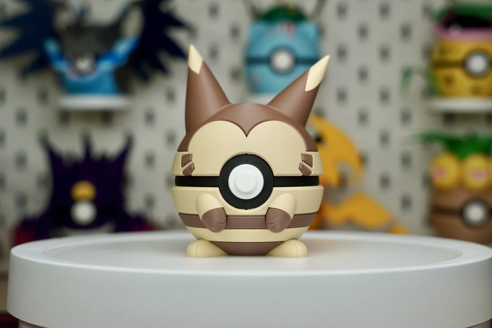 Pokémon-Inspired 3D Printed Poké Ball – Furret