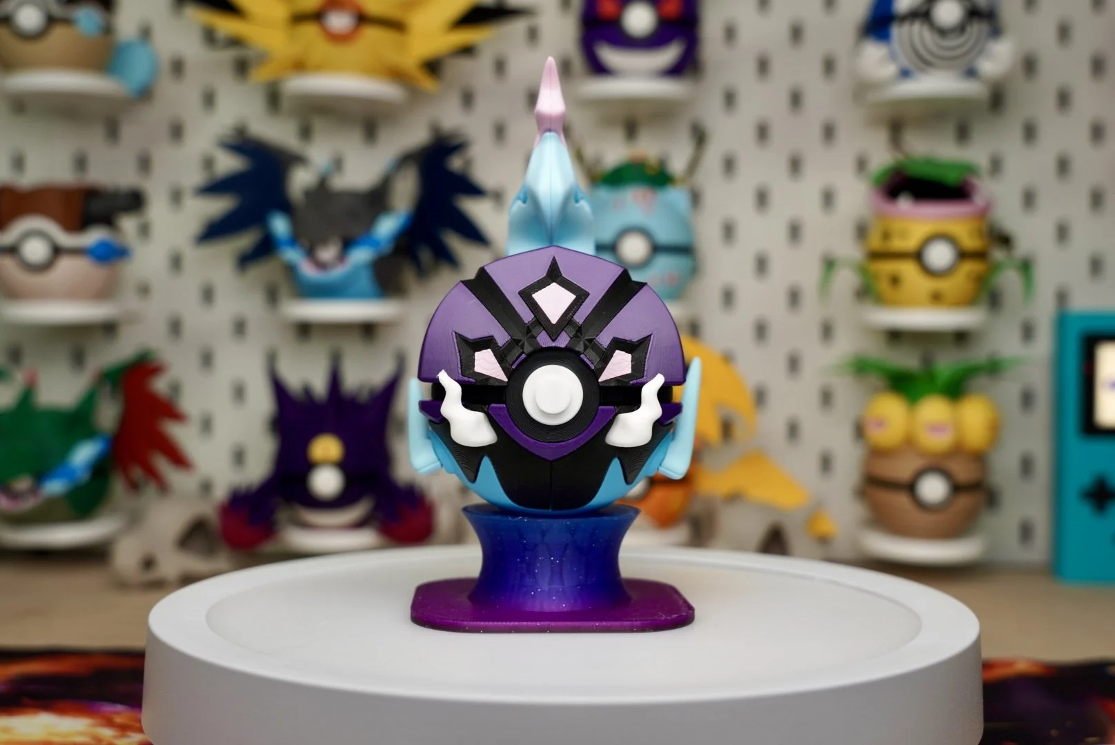 Ceruledge Poké Ball – 3D Printed Pokemon Collectible Display