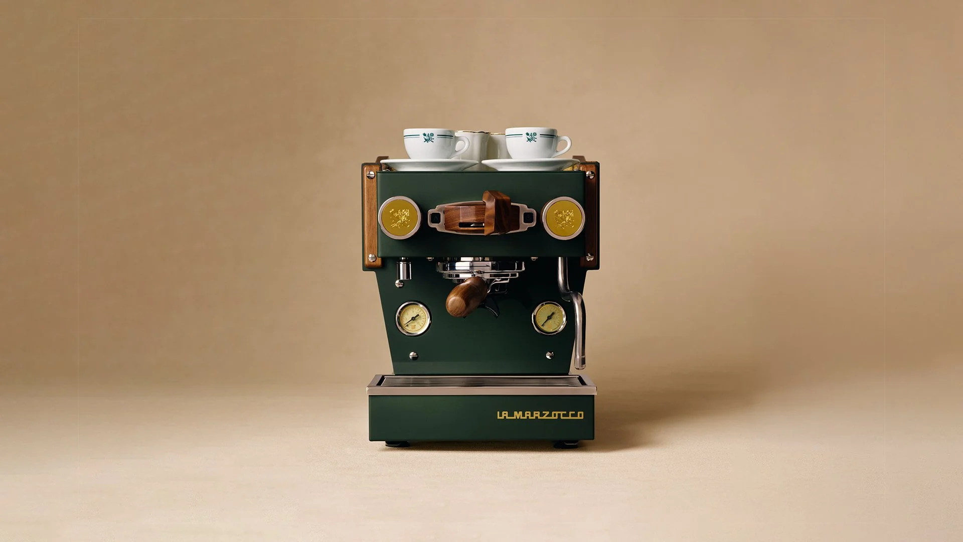 Café Leon Dore x La Marzocco